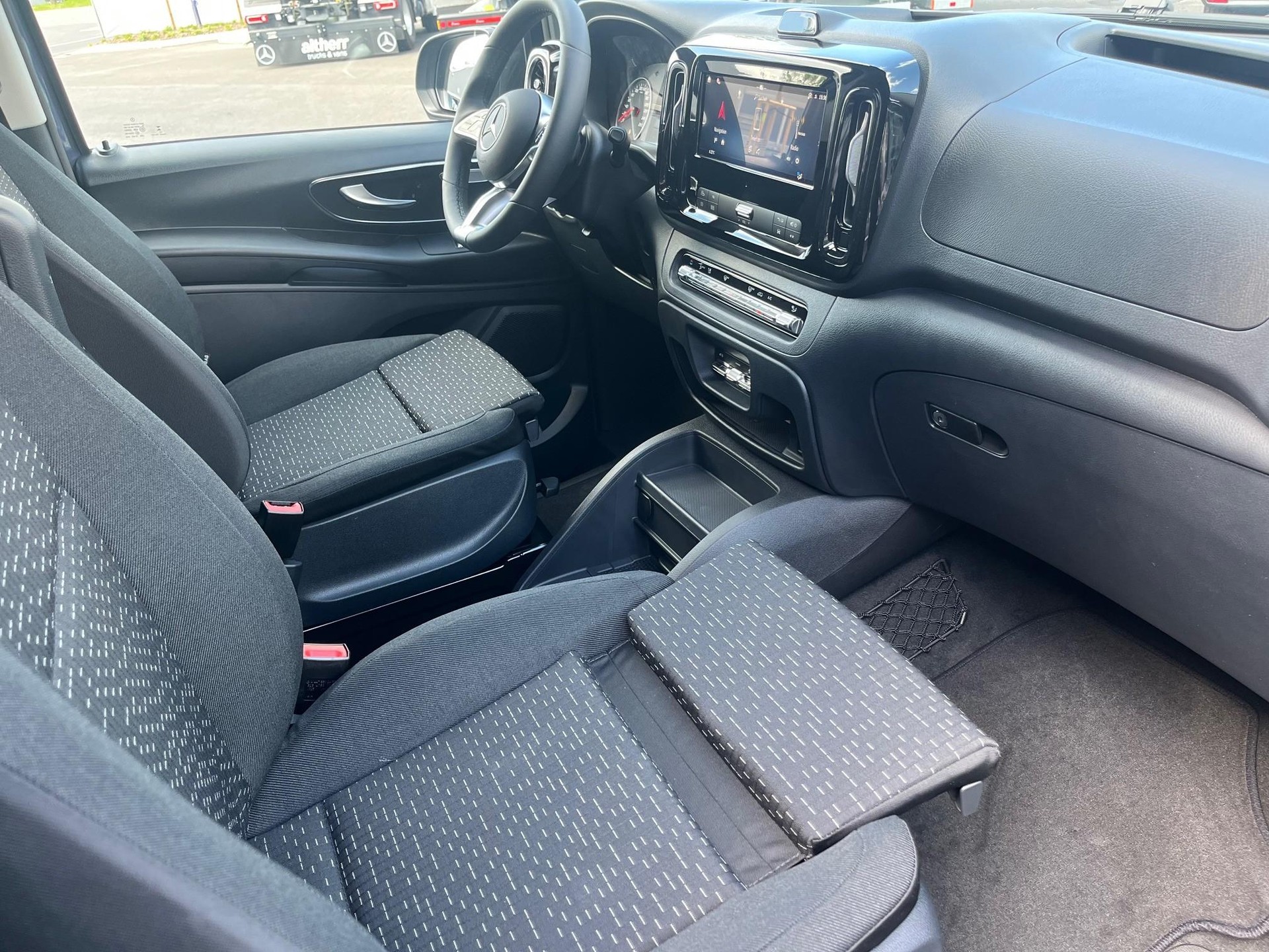 MERCEDES-BENZ Vito 116 Kombi L 2.0 CDI Select Family-image-12