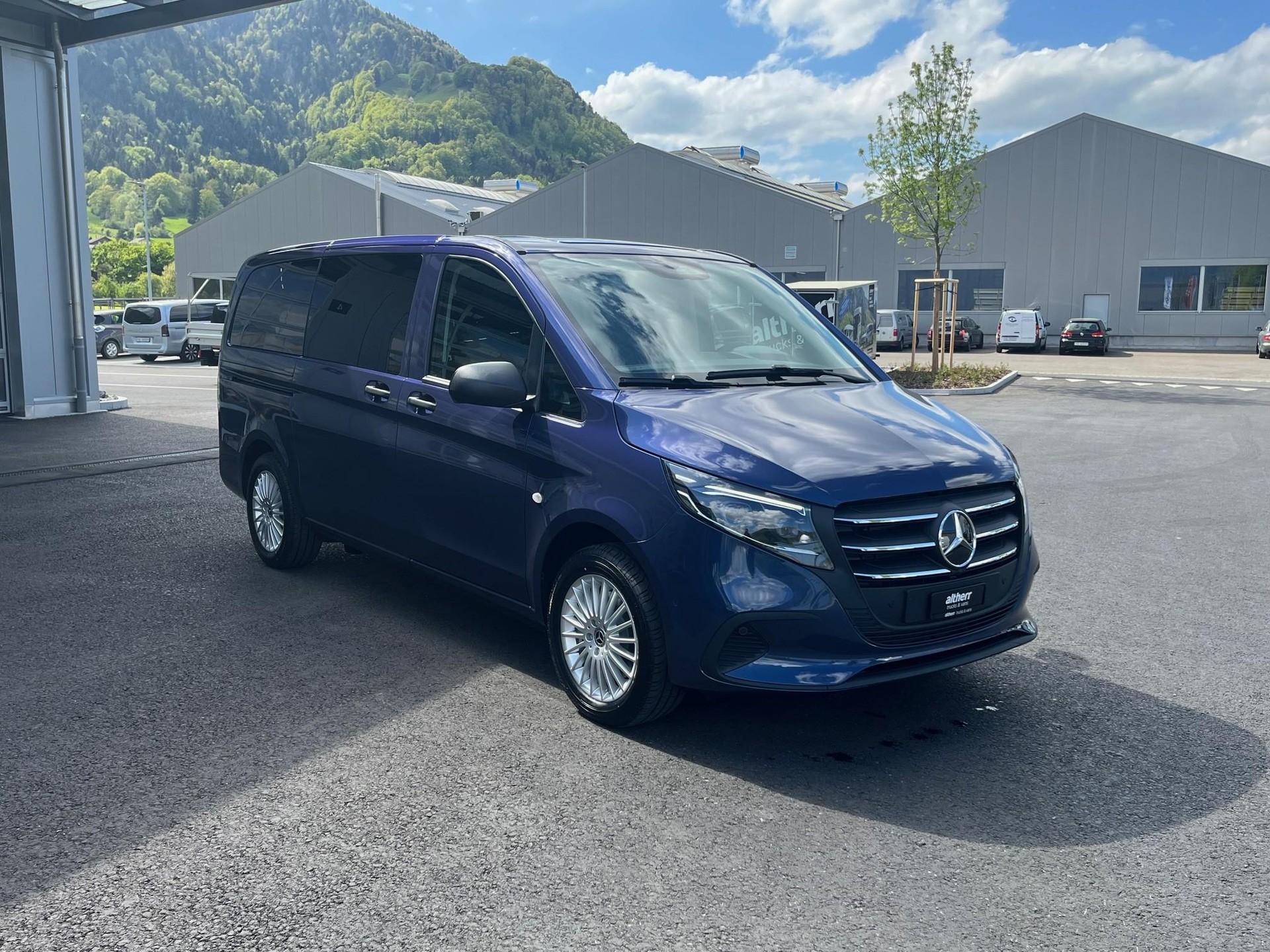 MERCEDES-BENZ Vito 116 Kombi L 2.0 CDI Select Family-showroom-element-1