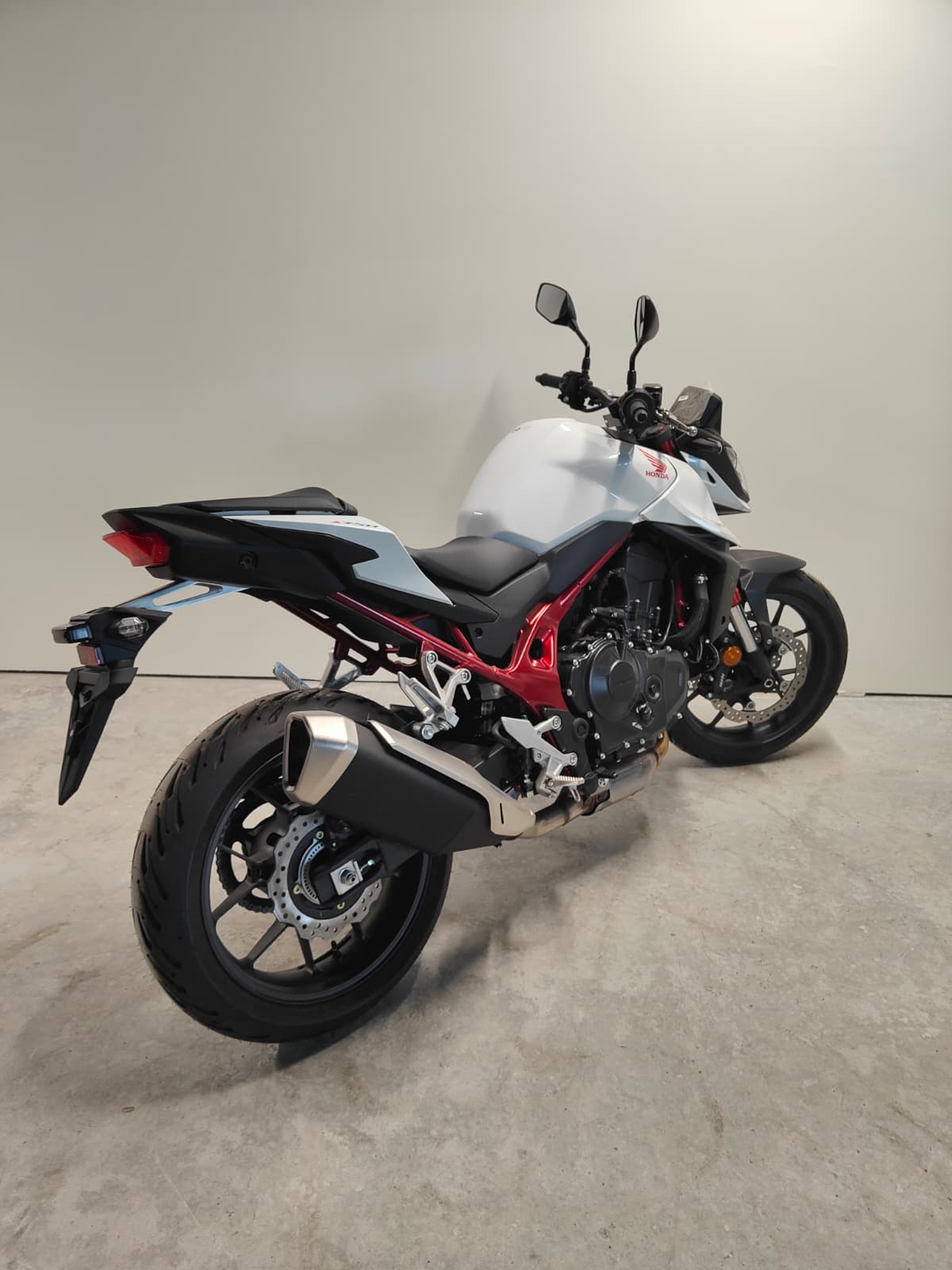 HONDA CB 750 Hornet-image-9