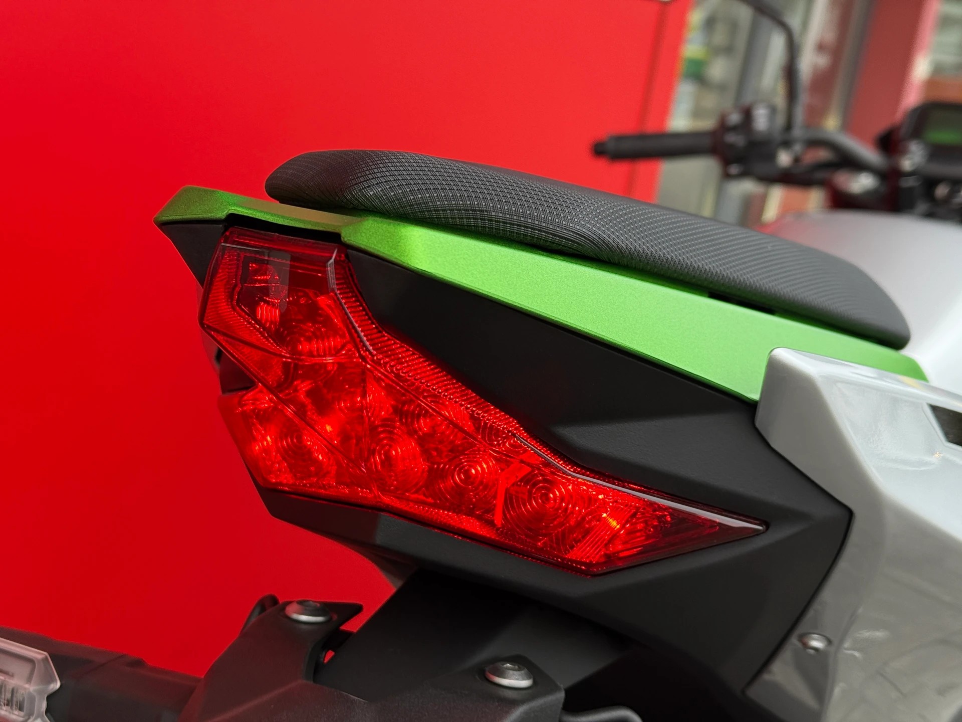 KAWASAKI Z E-1-showroom-element-1