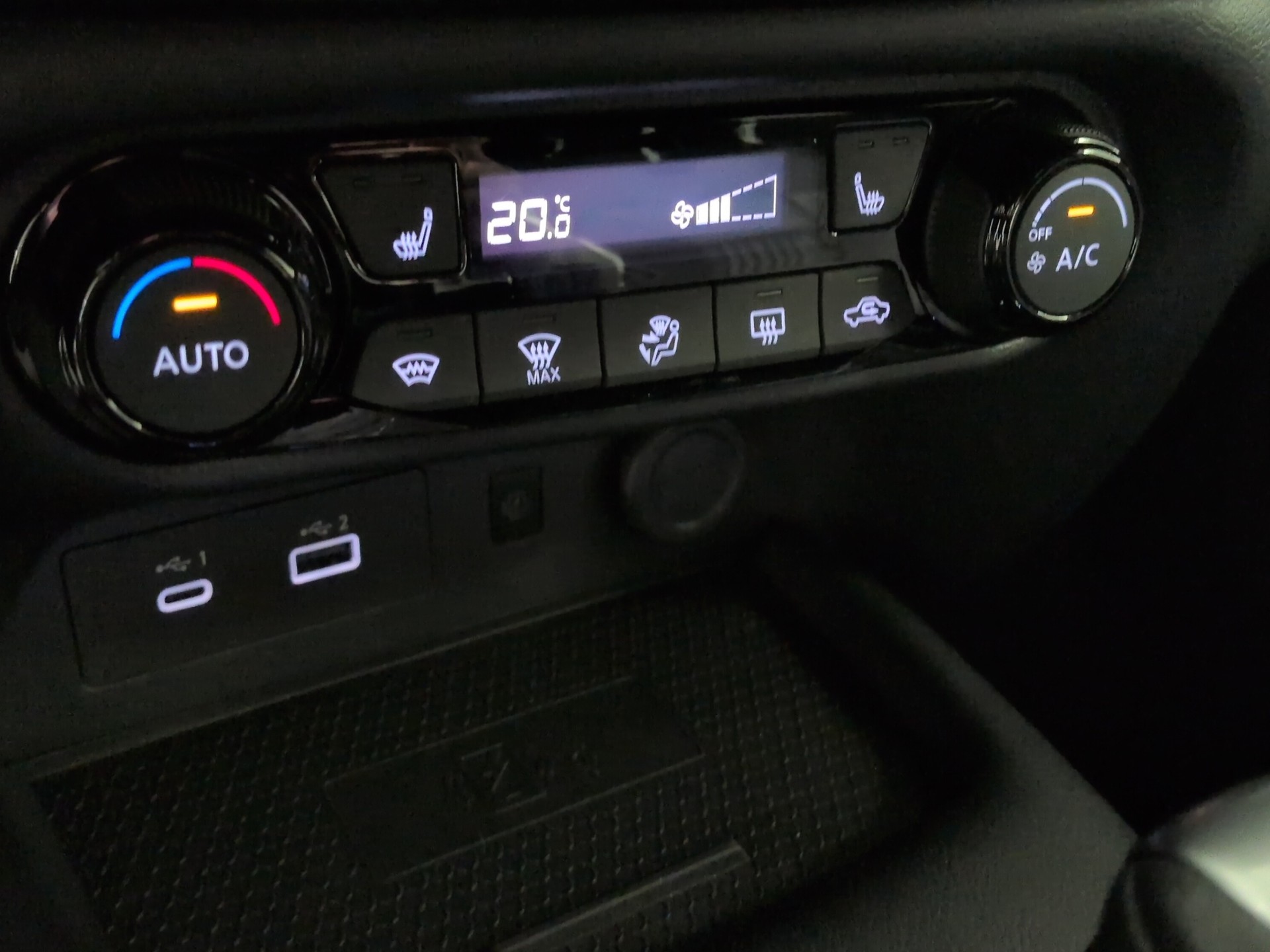 NISSAN Juke 1.6 FHEV Tekna-image-18