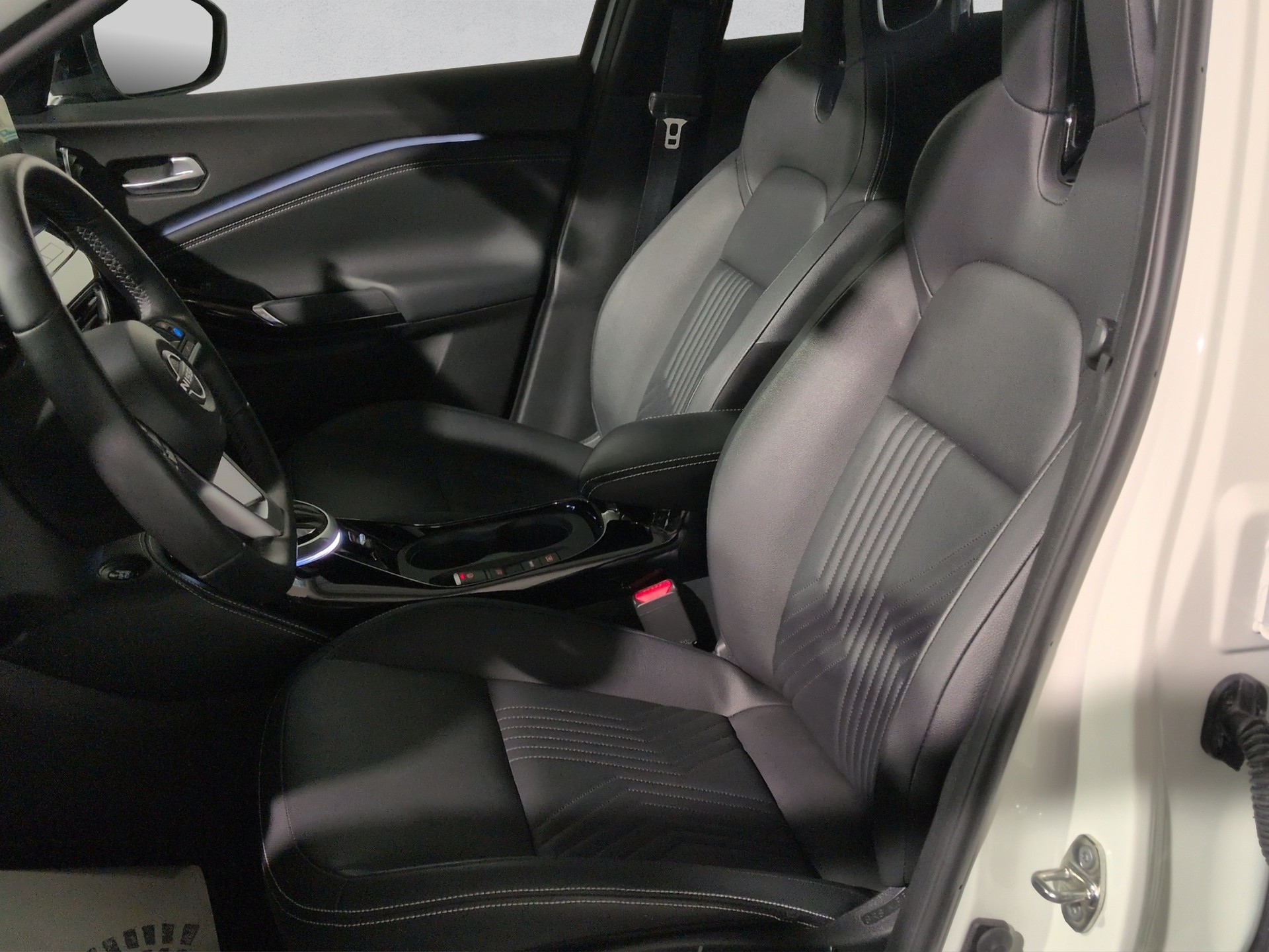 NISSAN Juke 1.6 FHEV Tekna-image-8