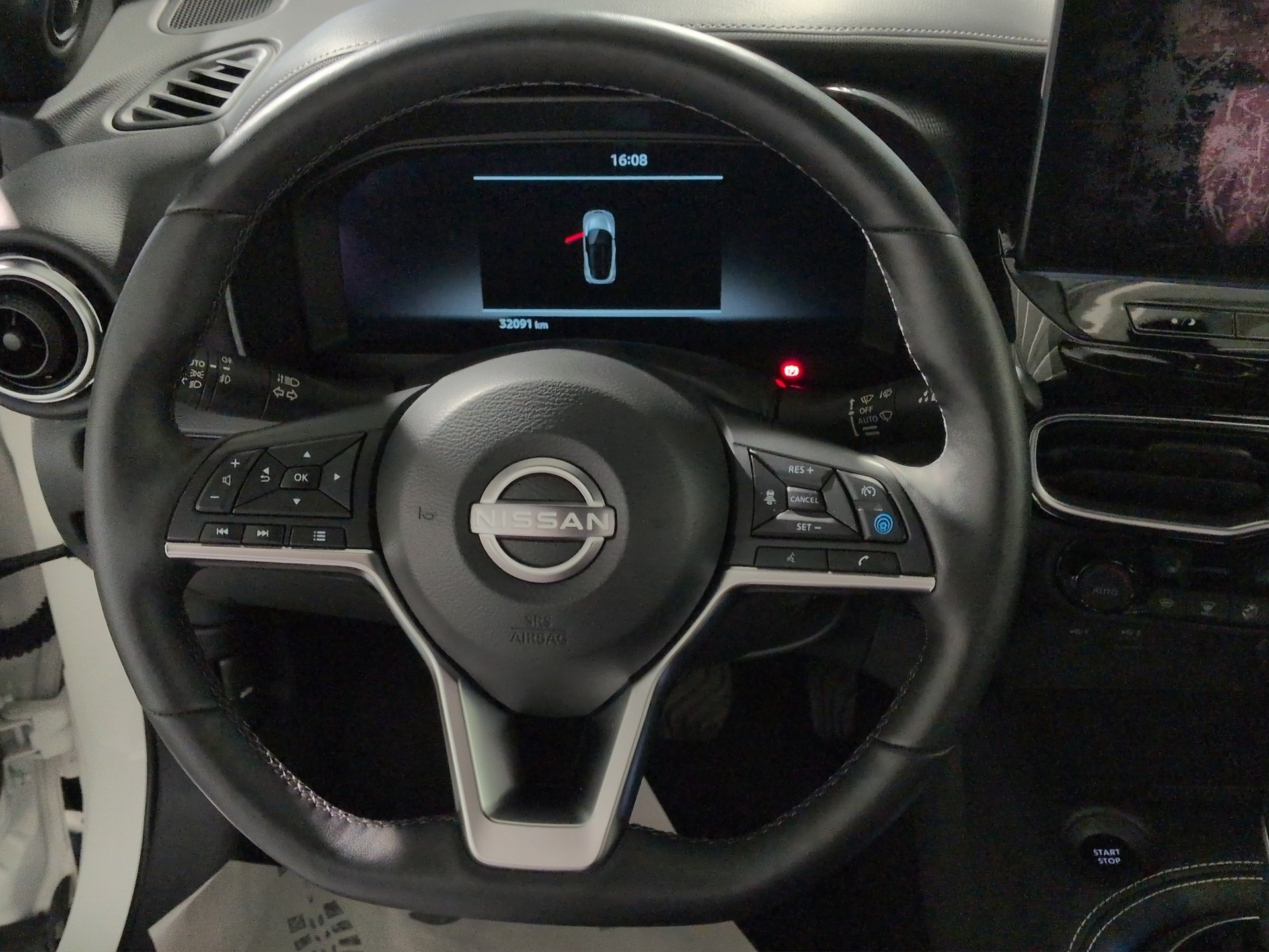 NISSAN Juke 1.6 FHEV Tekna-image-9