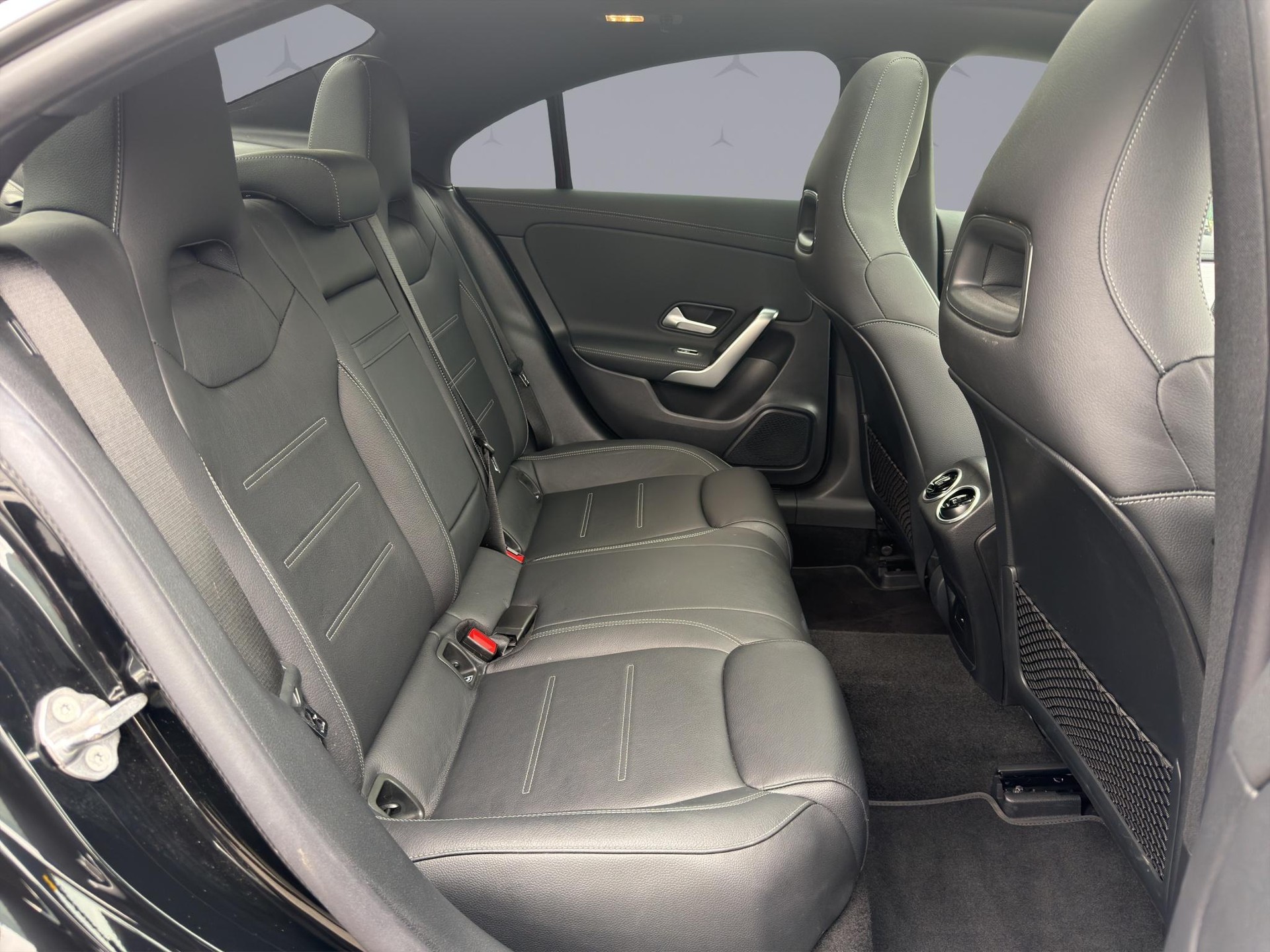 MERCEDES-BENZ CLA 250 AMG Line 4matic-image-16