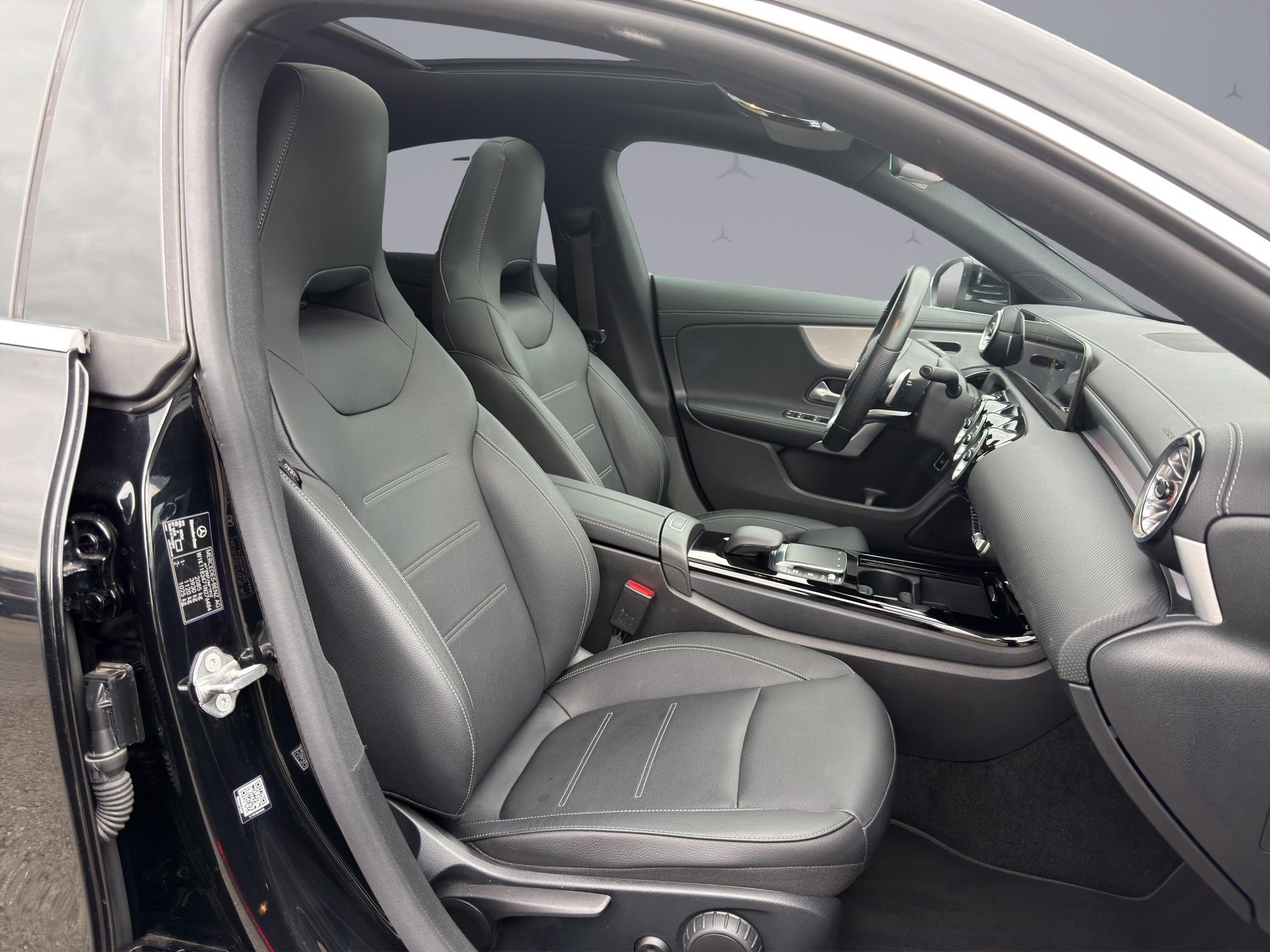 MERCEDES-BENZ CLA 250 AMG Line 4matic-image-15