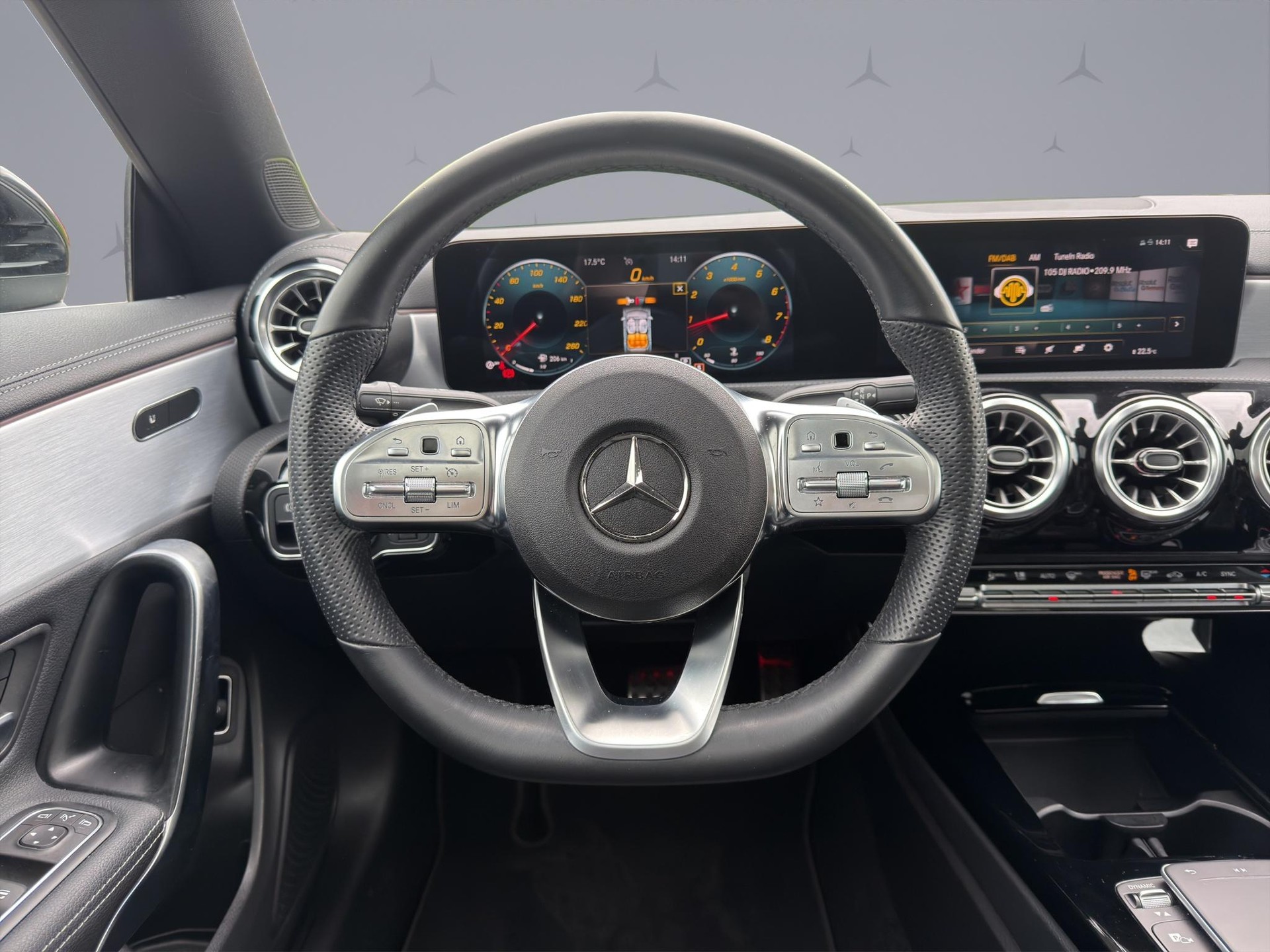 MERCEDES-BENZ CLA 250 AMG Line 4matic-image-11