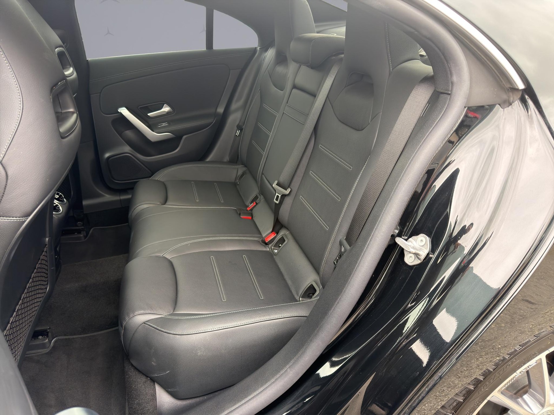 MERCEDES-BENZ CLA 250 AMG Line 4matic-image-9