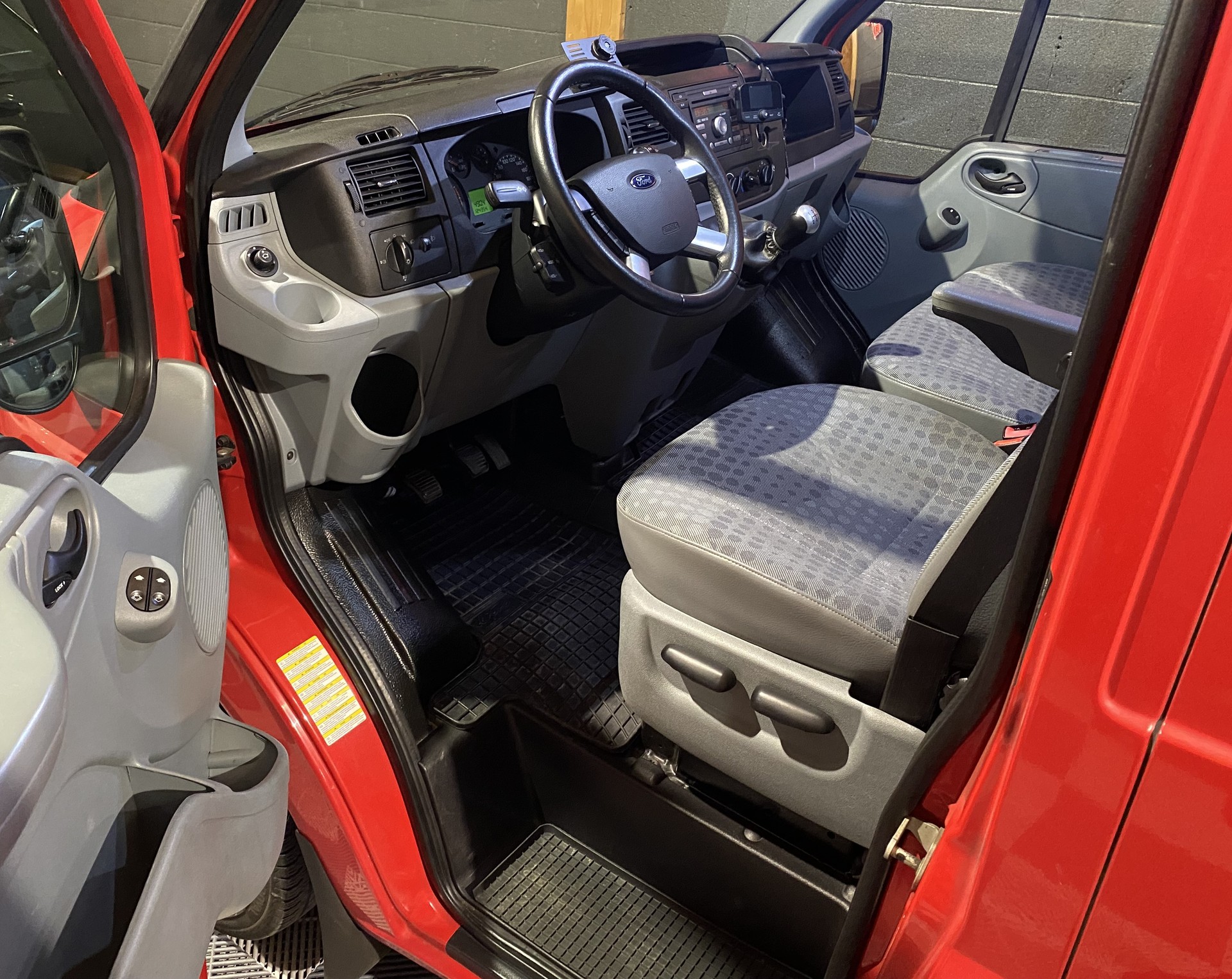 FORD Transit 2.2 TDCi 260 S Trend L1H1-image-10