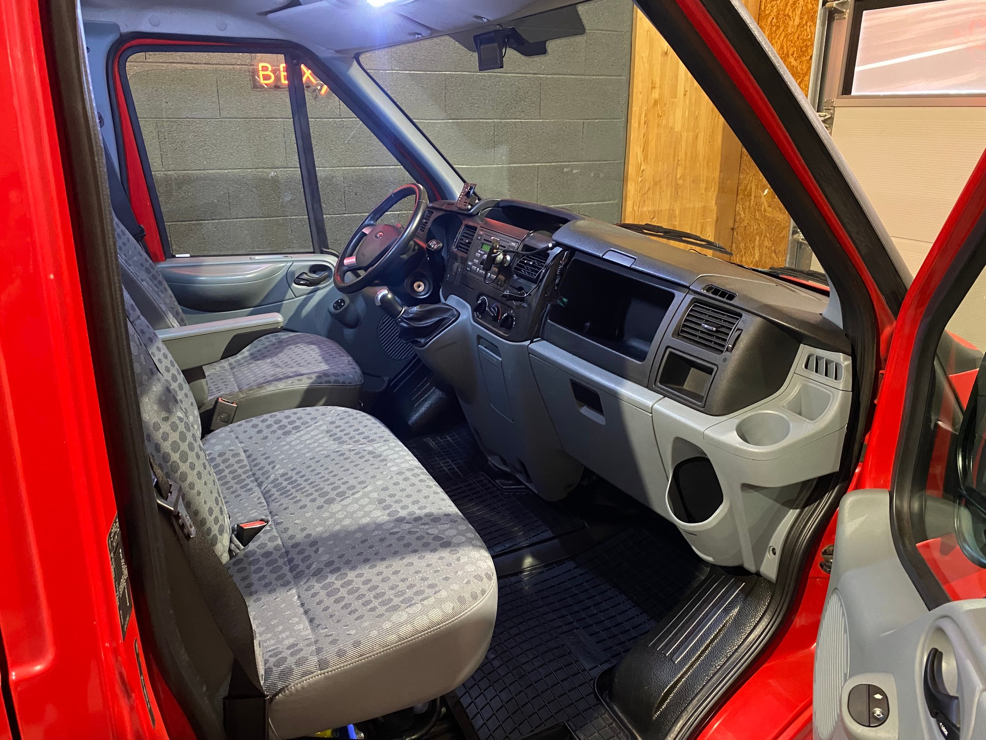FORD Transit 2.2 TDCi 260 S Trend L1H1-image-16