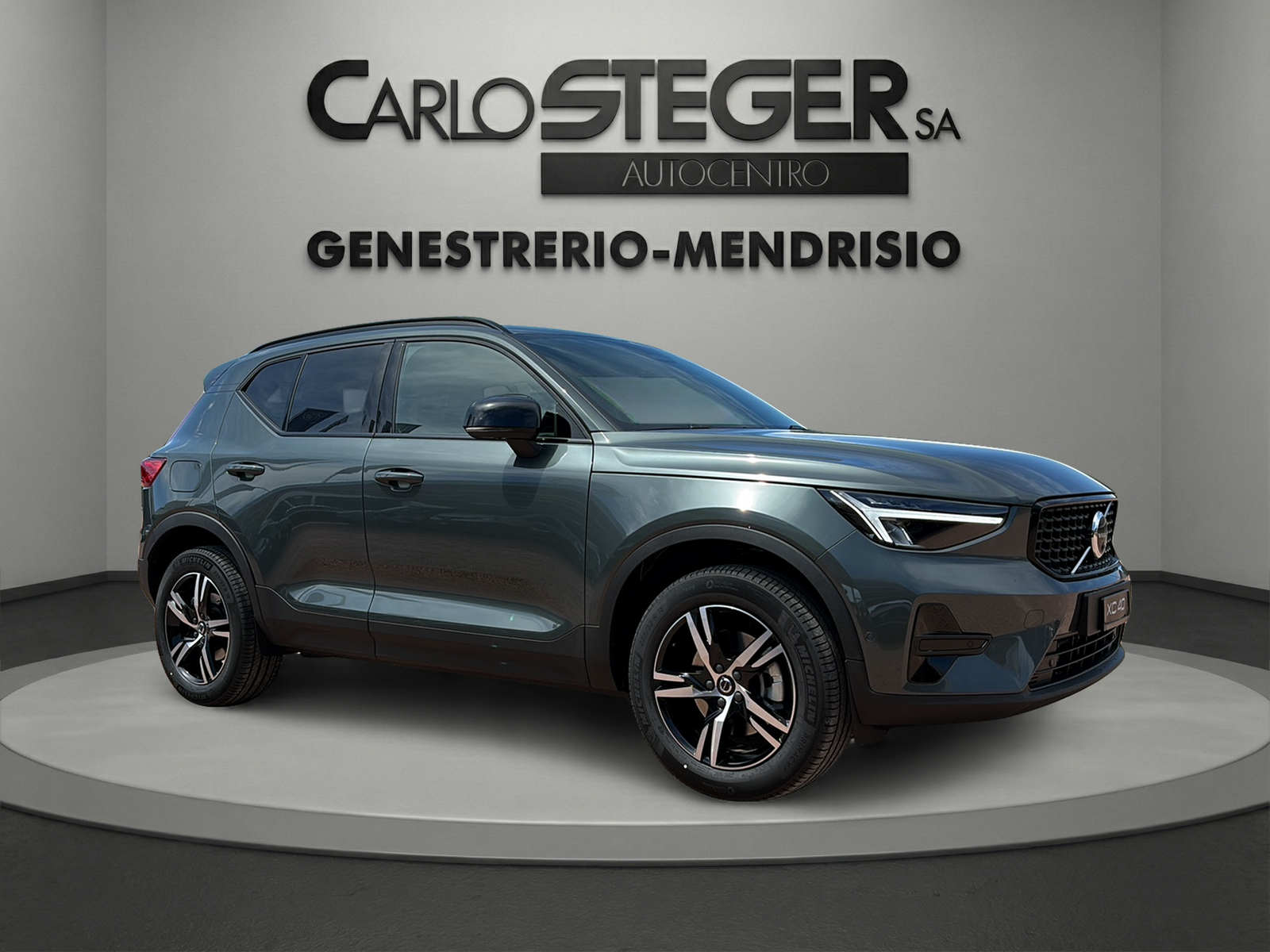 VOLVO XC40 B3 Benzin Mild Hybrid Plus Dark DCT-image-13
