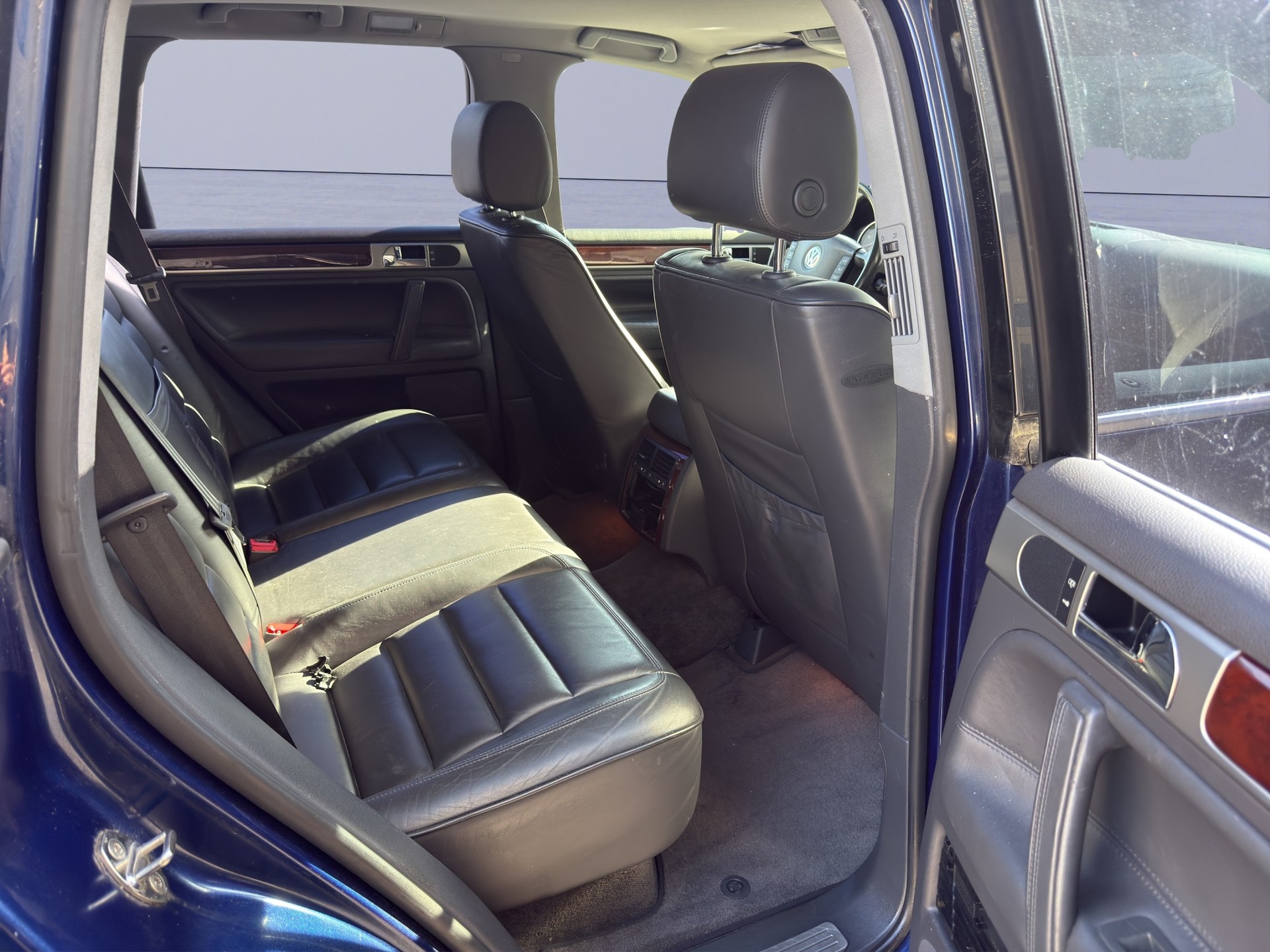 VW Touareg 4.2 V8 Automatic-image-10