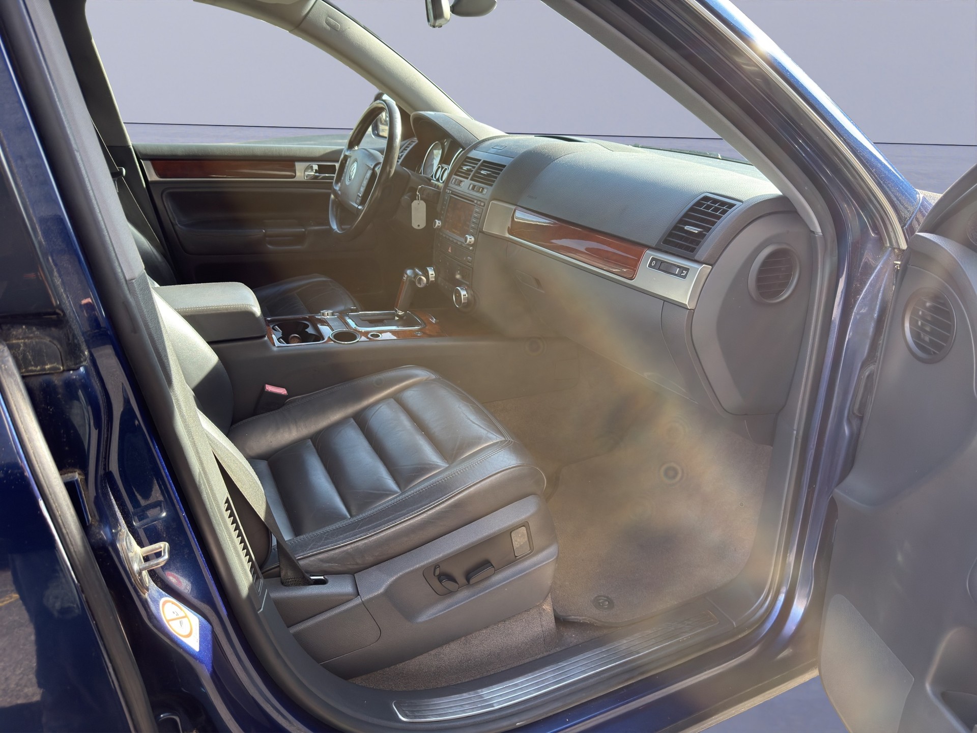 VW Touareg 4.2 V8 Automatic-image-11