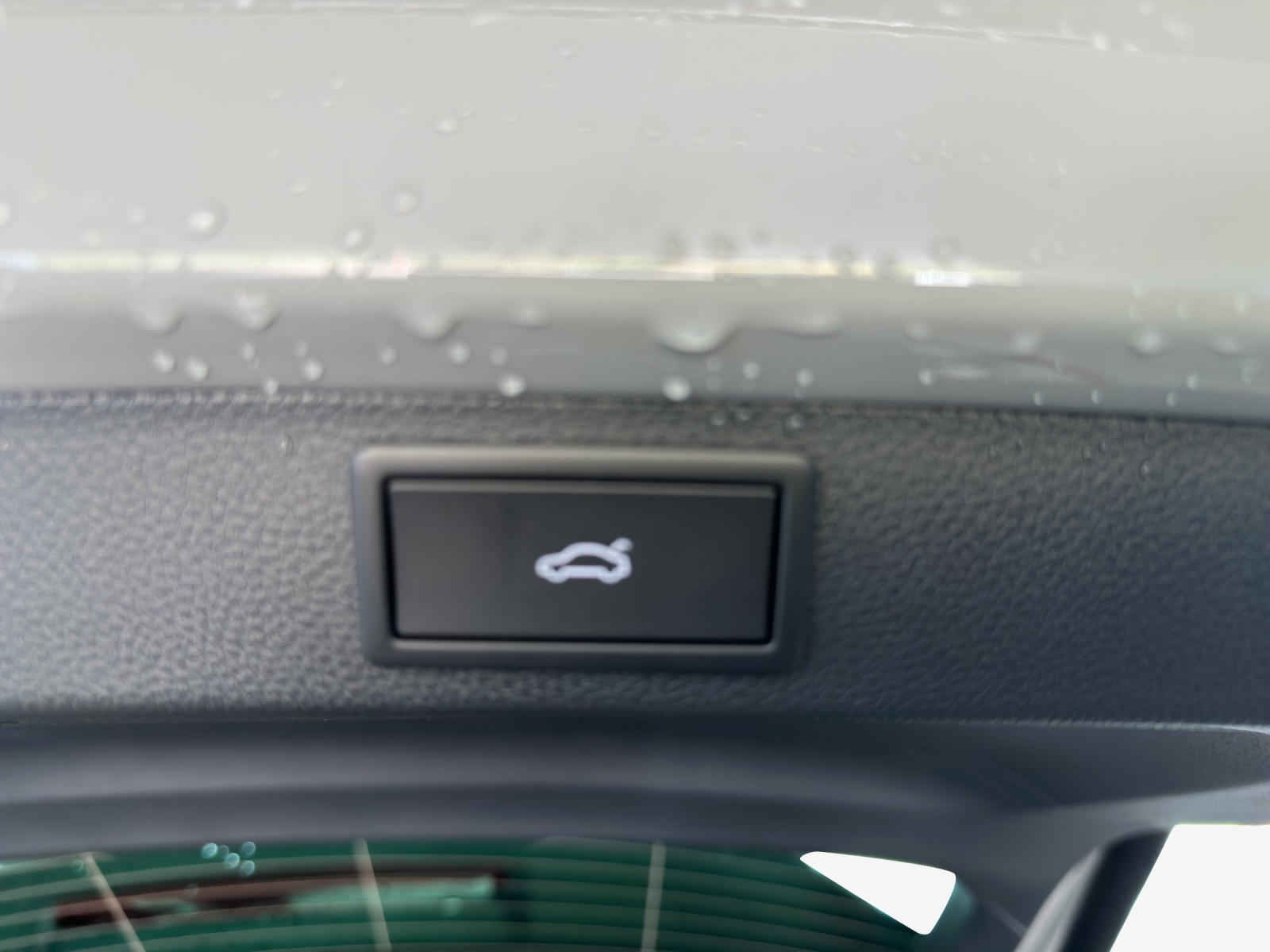 SKODA Karoq 2.0 TSI SportLine 4x4 DSG-image-14