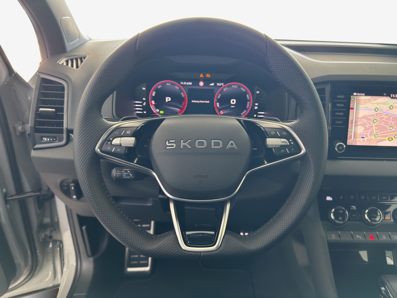 SKODA Karoq 2.0 TSI SportLine 4x4 DSG-image-9