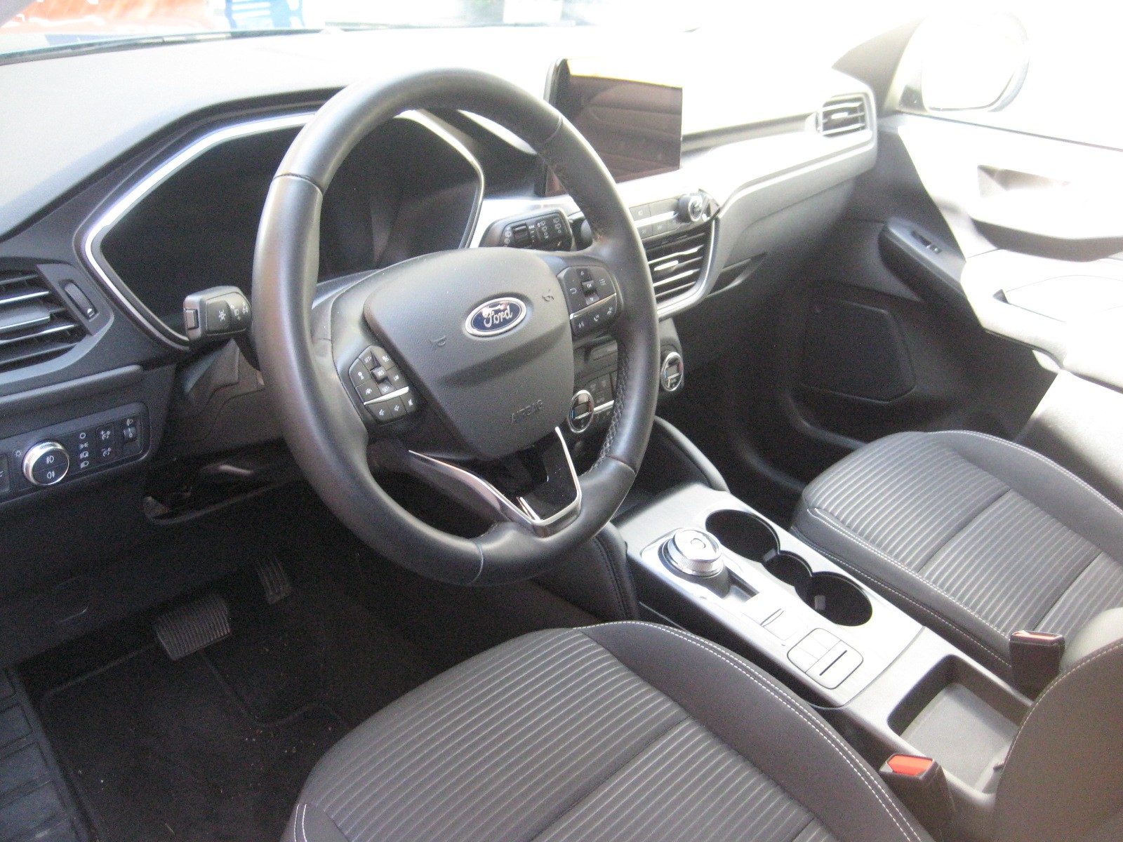 FORD Kuga 2.5 FHEV Titanium FWD-image-5