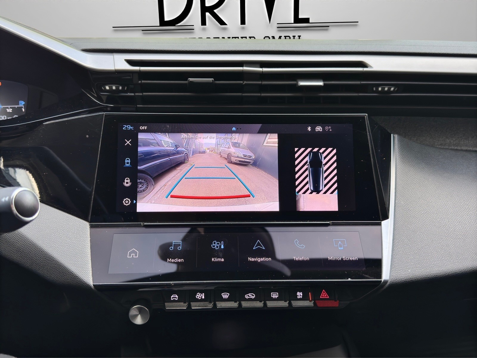 PEUGEOT 308 SW 1.5 BlueHDI Allure Pack EAT8-image-13