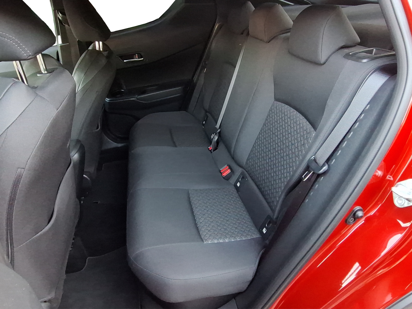 TOYOTA C-HR 1.8 VVTi HSD Trend-image-9