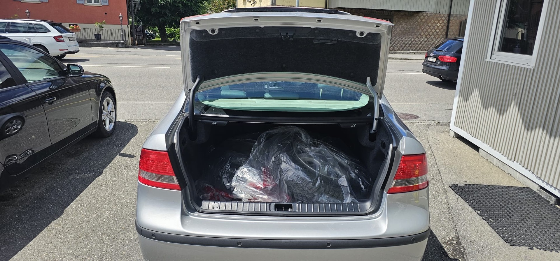 SAAB 9-3 2.0t Vector-image-8