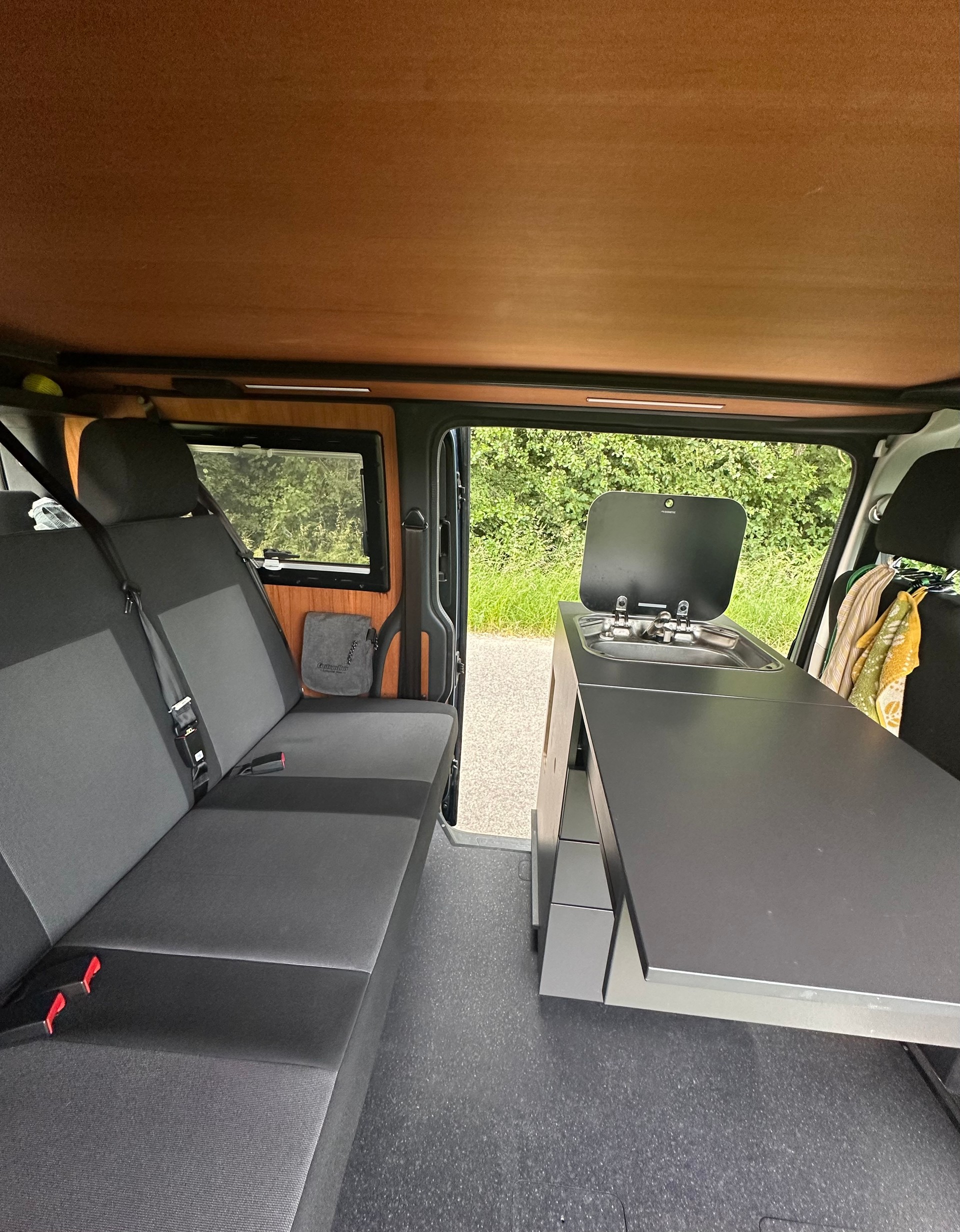 VW Custom-Bus-image-9