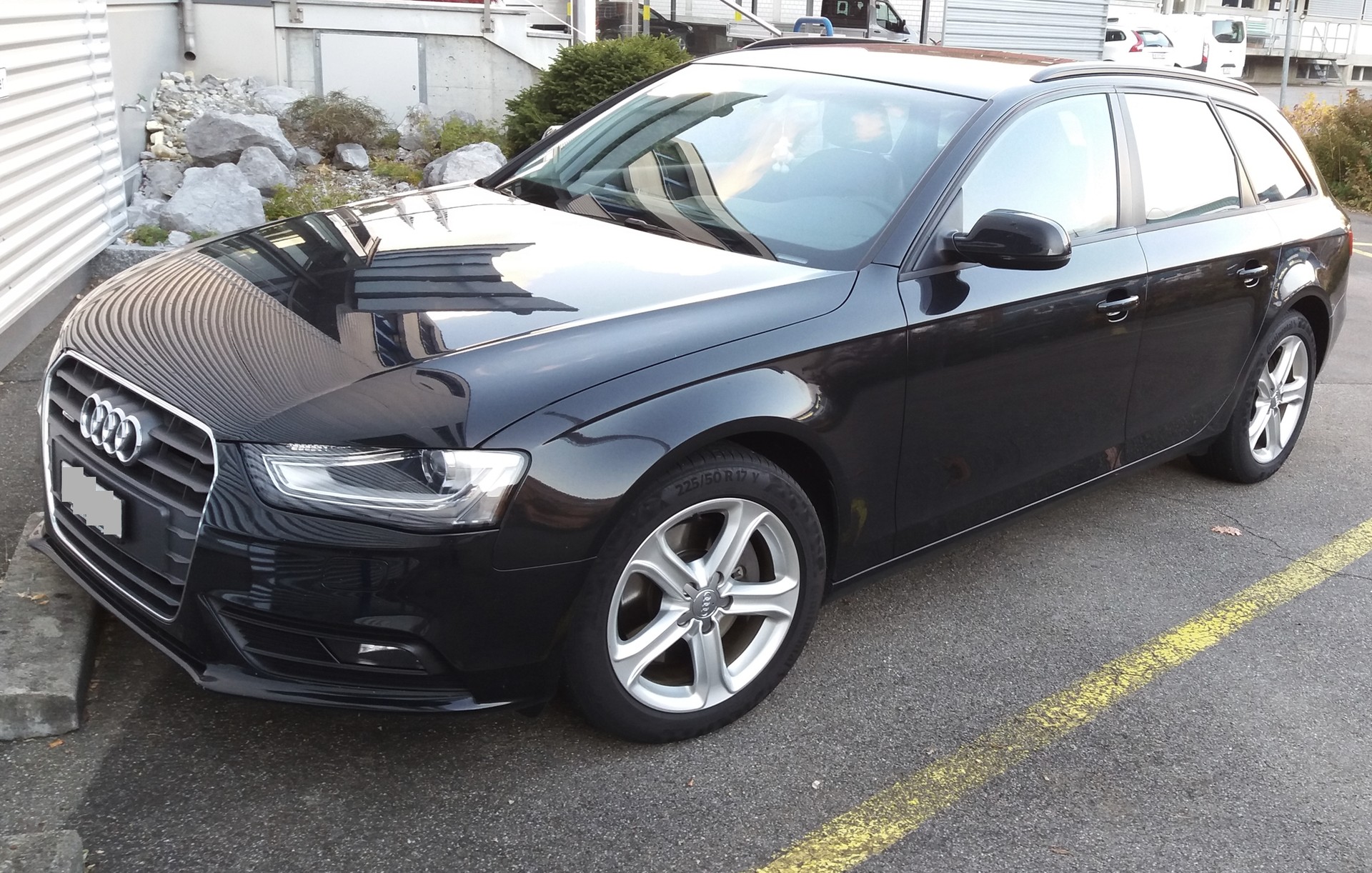 AUDI 2.0 TFSI 211 quat. S-Tronic, MFK, mit AHK 1700 Kg-image-0