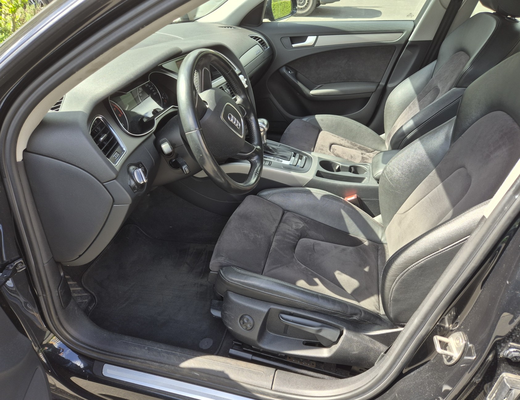 AUDI 2.0 TFSI 211 quat. S-Tronic mit AHK 1700 Kg-image-2