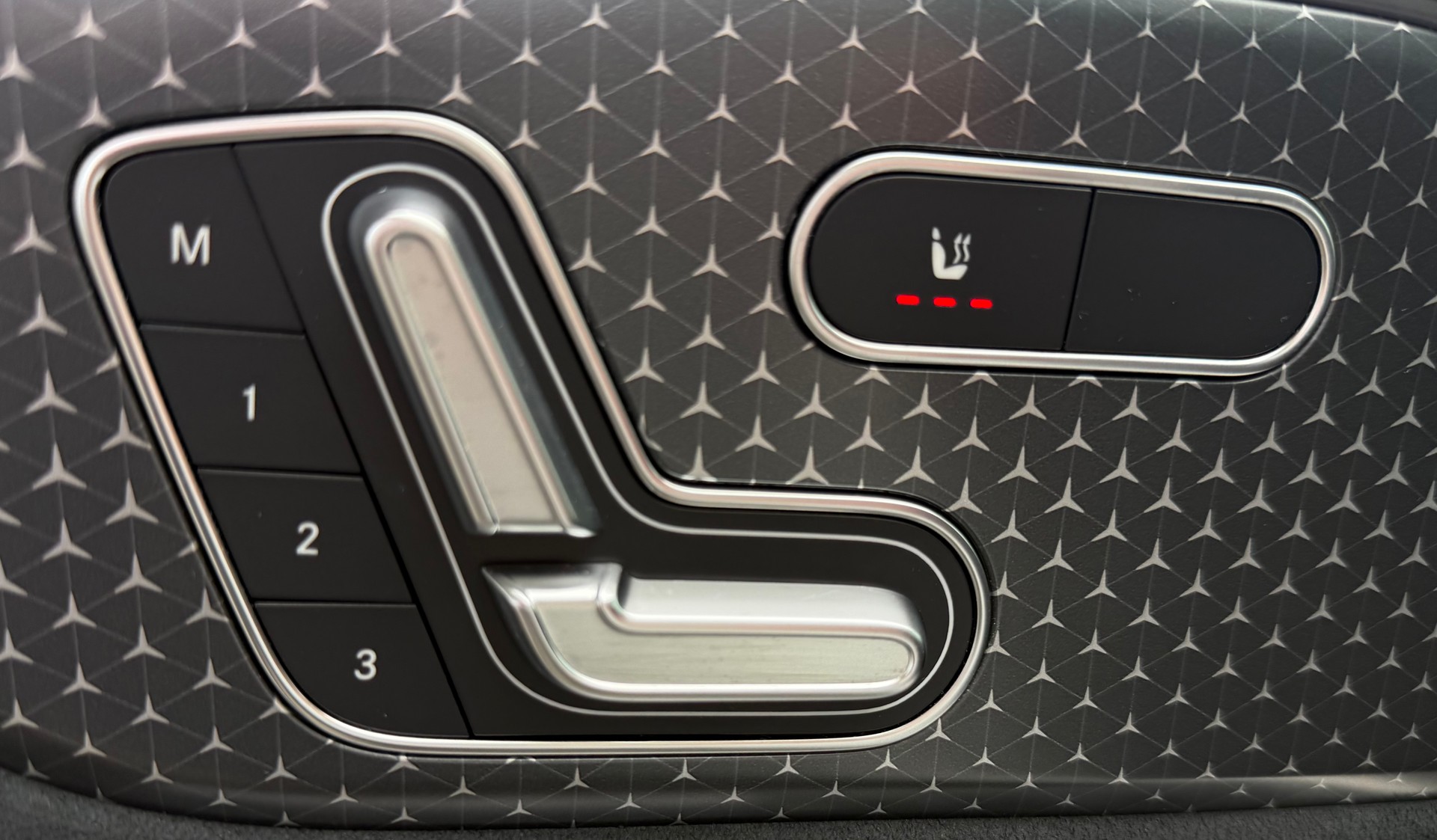 MERCEDES-BENZ EQA 350 AMG Line 4Matic Swiss Star-image-7