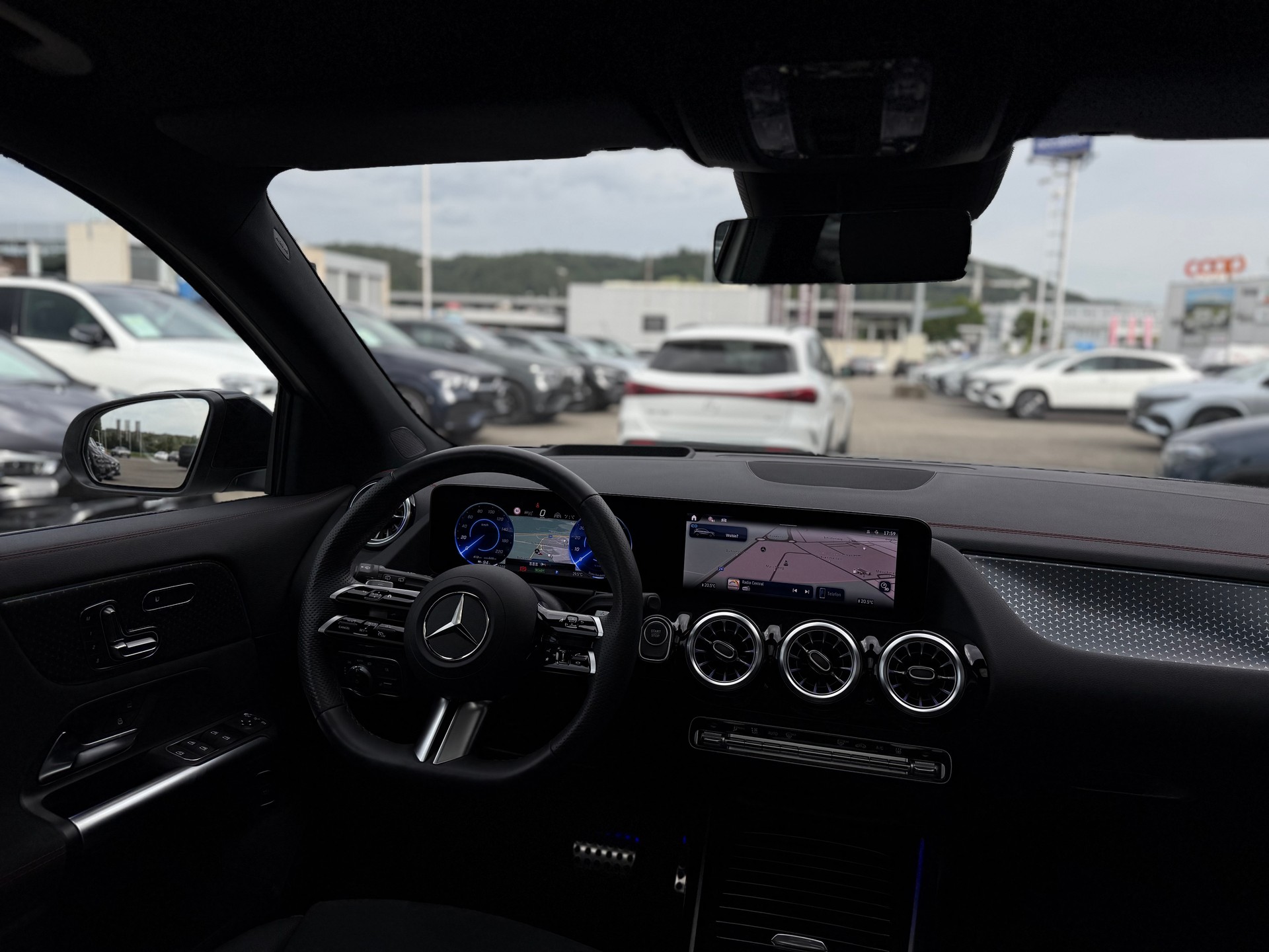 MERCEDES-BENZ EQA 350 AMG Line 4Matic Swiss Star-image-5