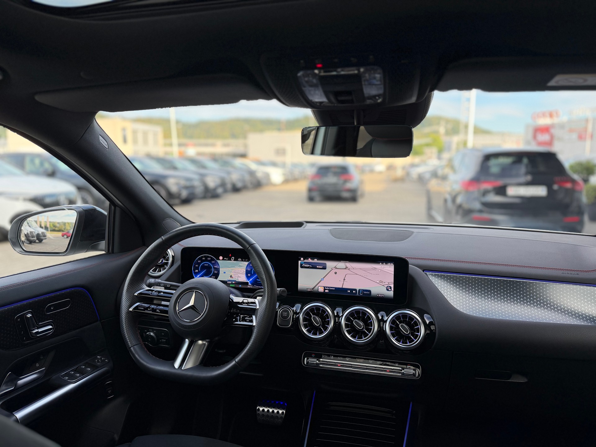 MERCEDES-BENZ EQA 350 AMG Line 4Matic Swiss Star-image-7