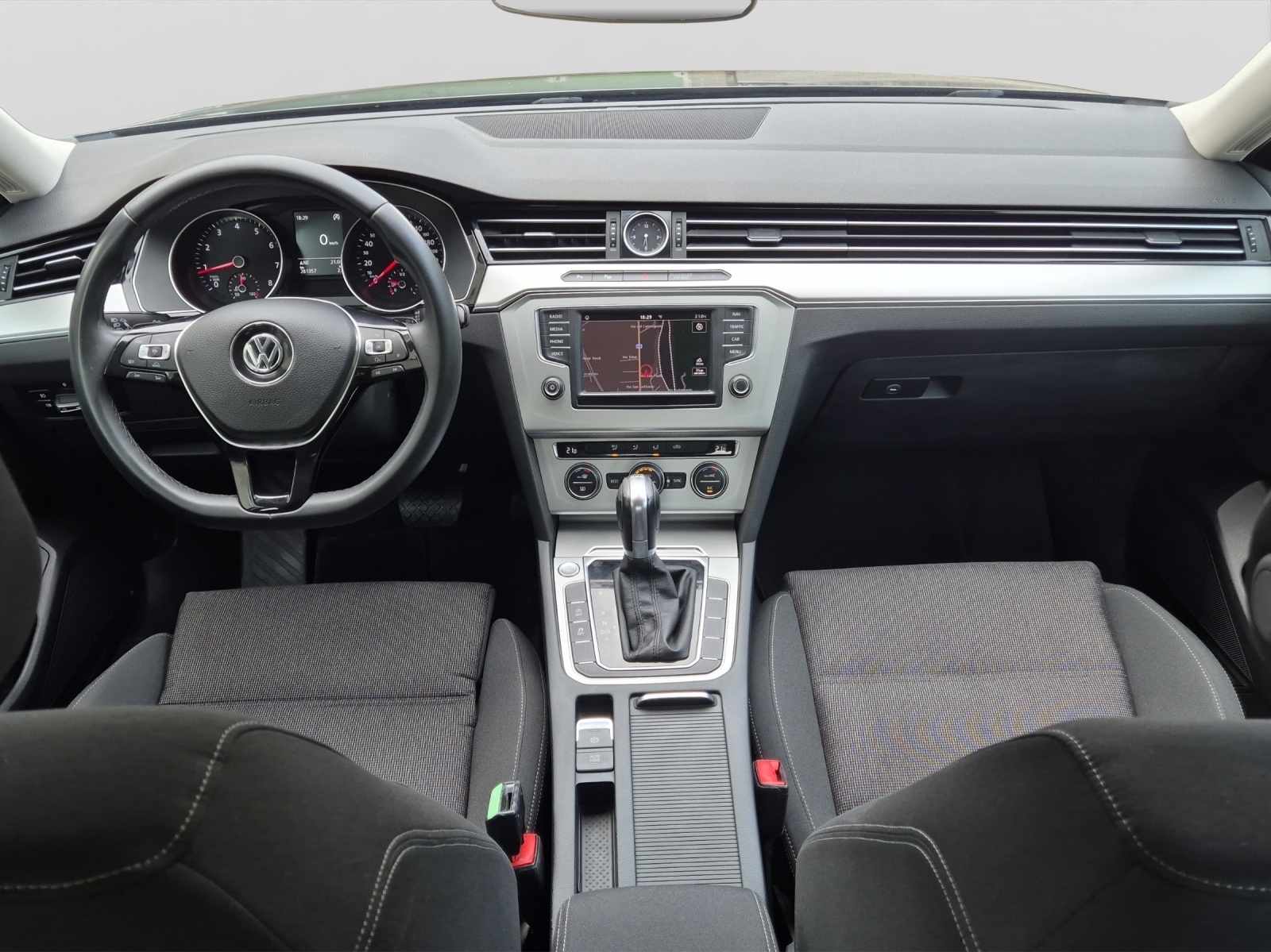 VW Passat 1.8 TSI BMT Comfortline DSG-image-9