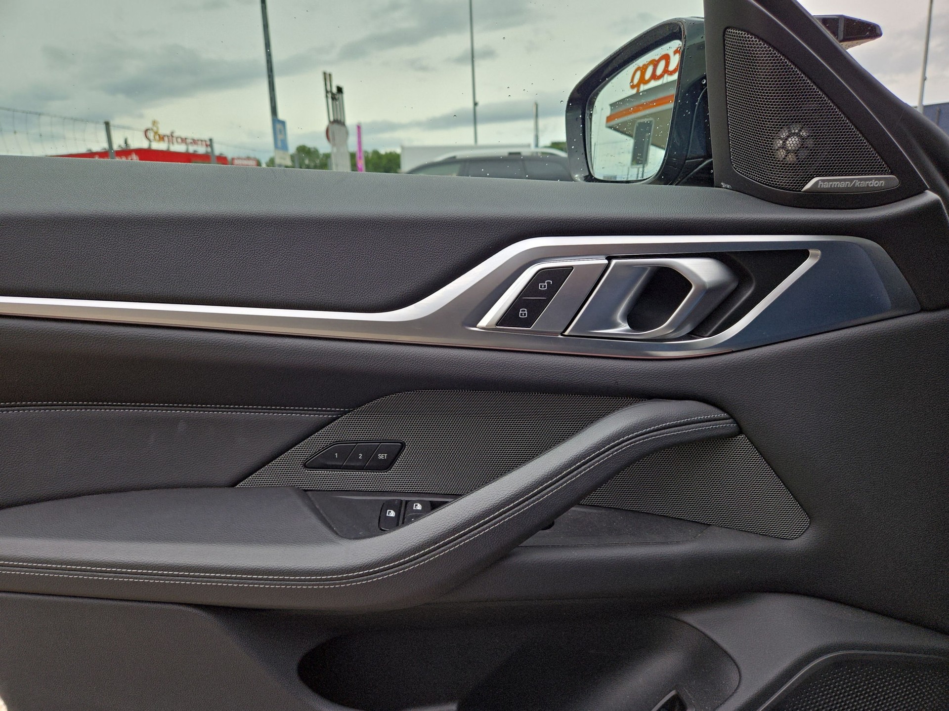 BMW i4 M50 M Sport Pro-image-17