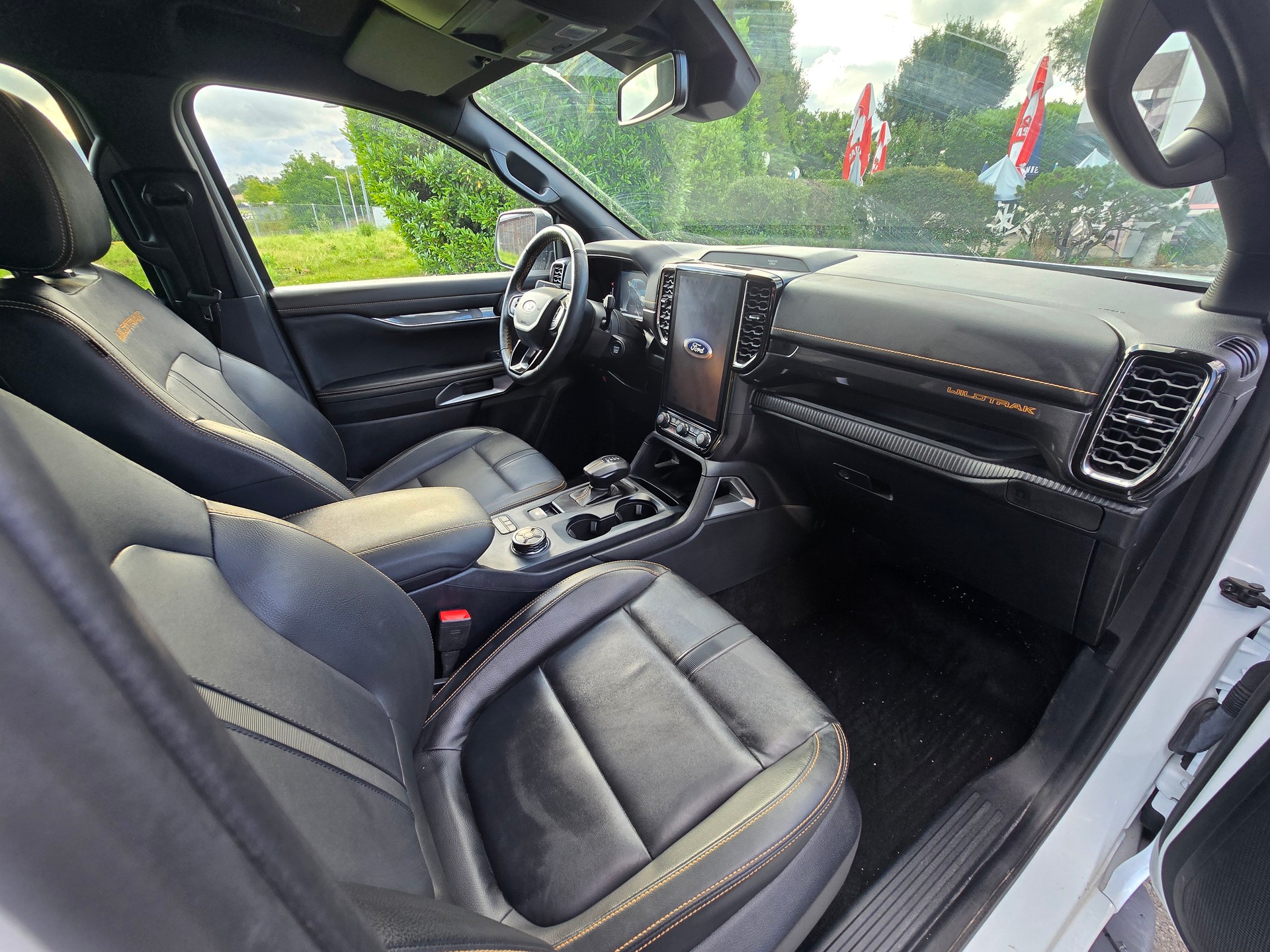 FORD Ranger Wildtrak 3.0 Eco Blue e-4WD Automat-image-11