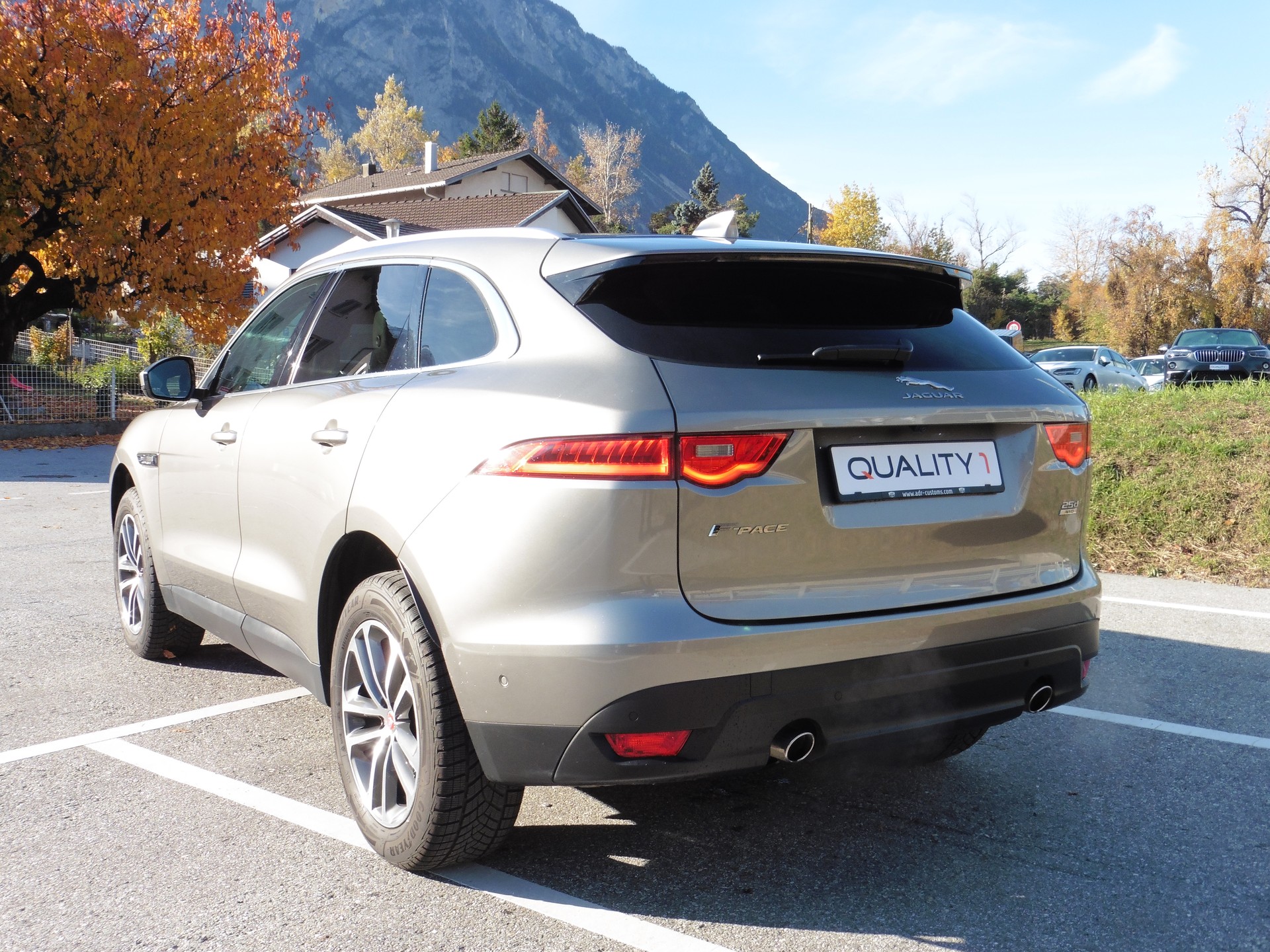 JAGUAR F-Pace 25d Prestige AWD Automatik-image-5