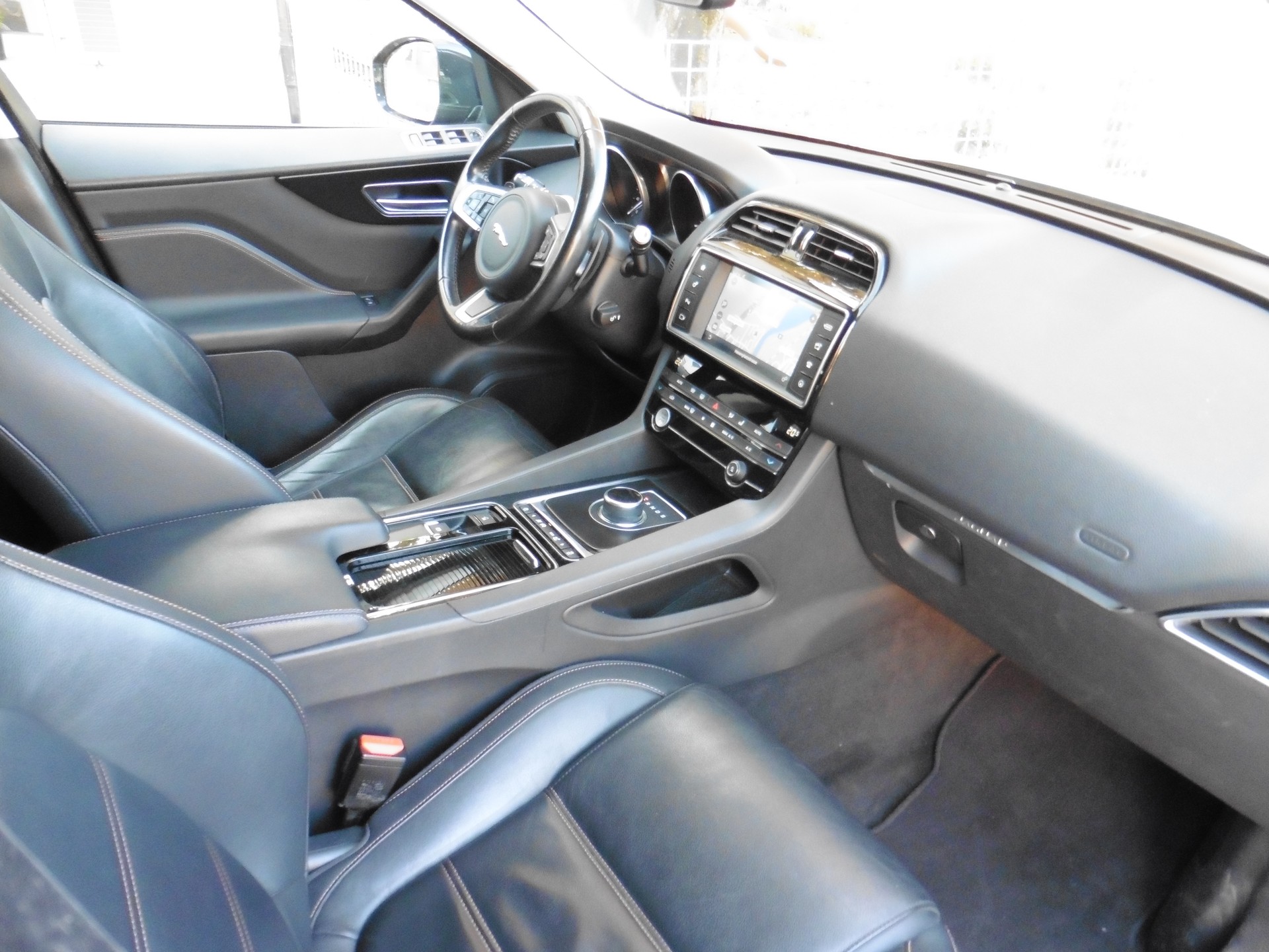JAGUAR F-Pace 25d Prestige AWD Automatik-image-12