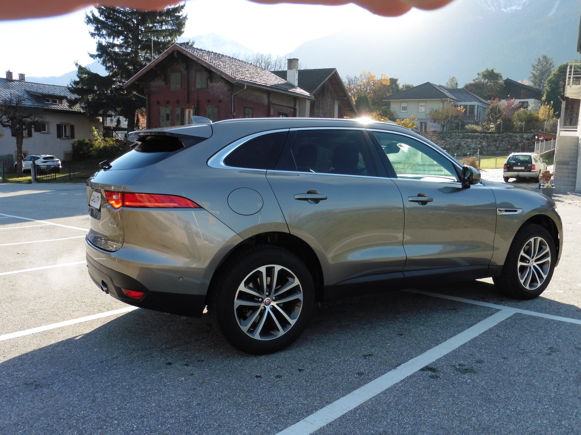 JAGUAR F-Pace 25d Prestige AWD Automatik-image-7
