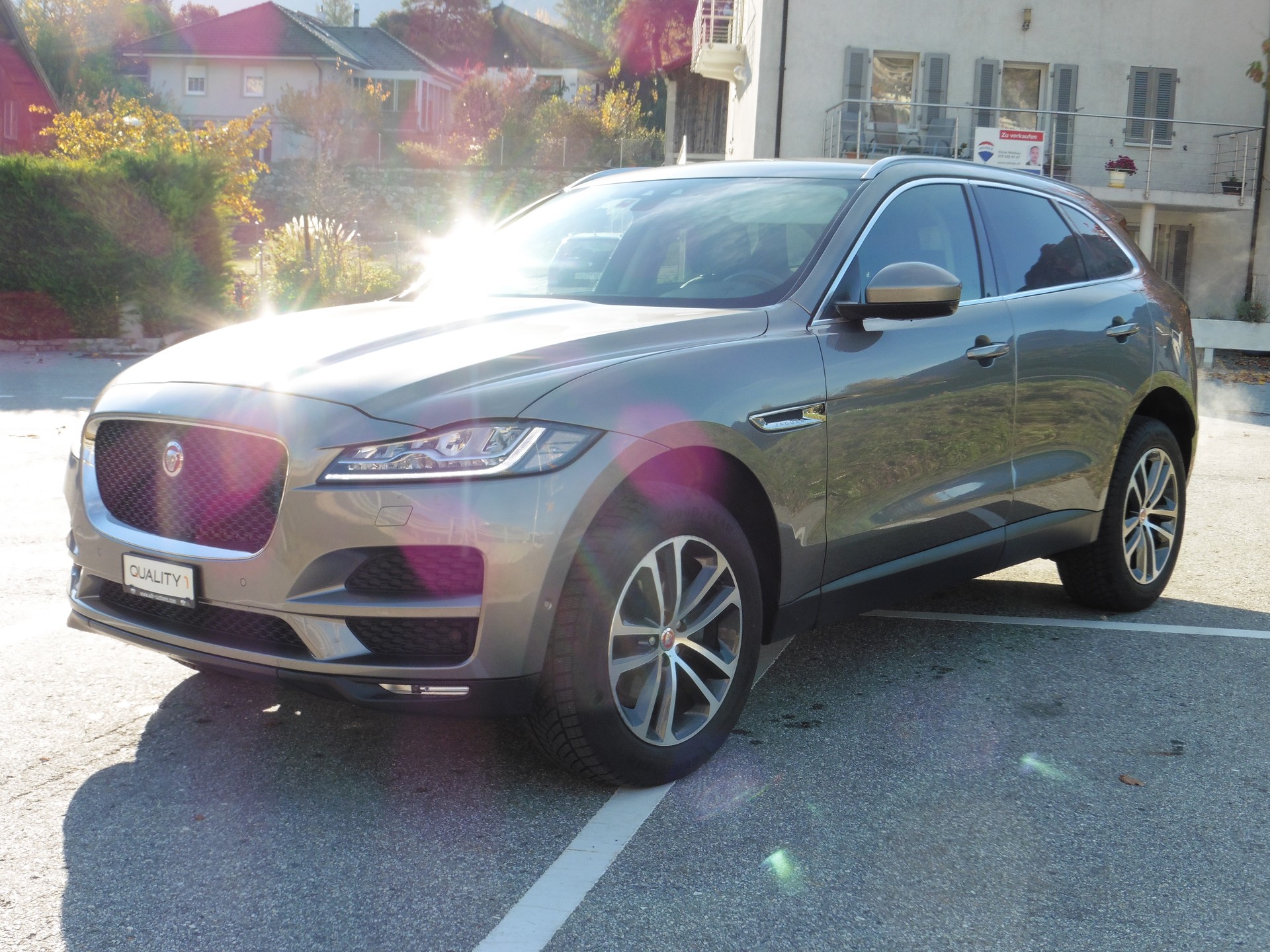 JAGUAR F-Pace 25d Prestige AWD Automatik-image-2