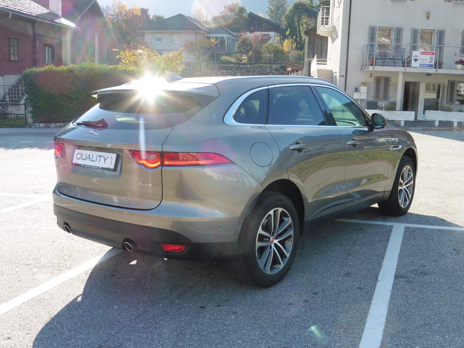 JAGUAR F-Pace 25d Prestige AWD Automatik-image-6