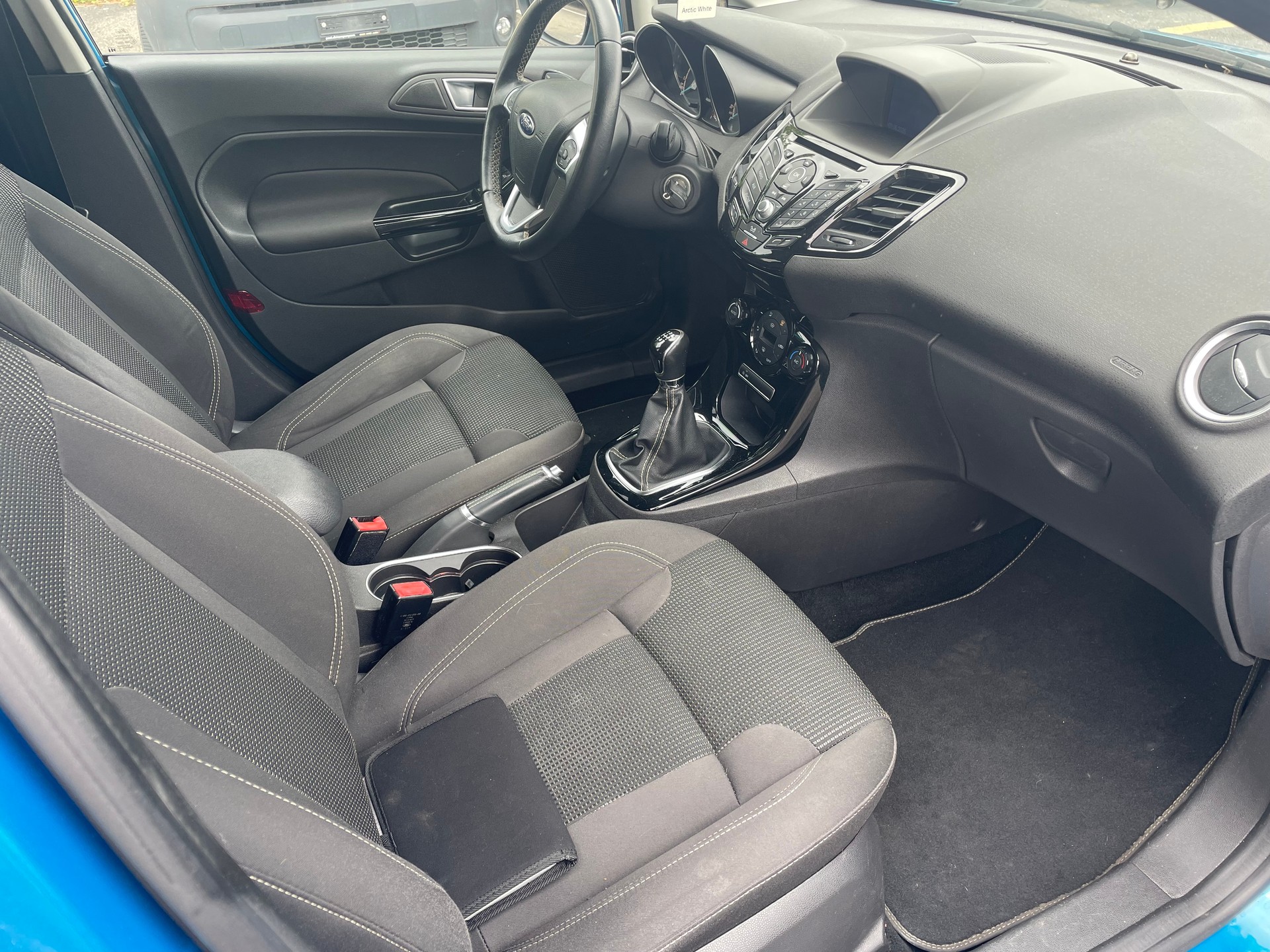 FORD Fiesta 1.0 SCTi Titanium-image-6