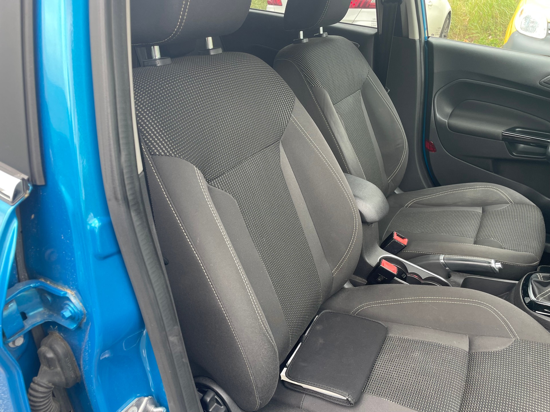FORD Fiesta 1.0 SCTi Titanium-image-8