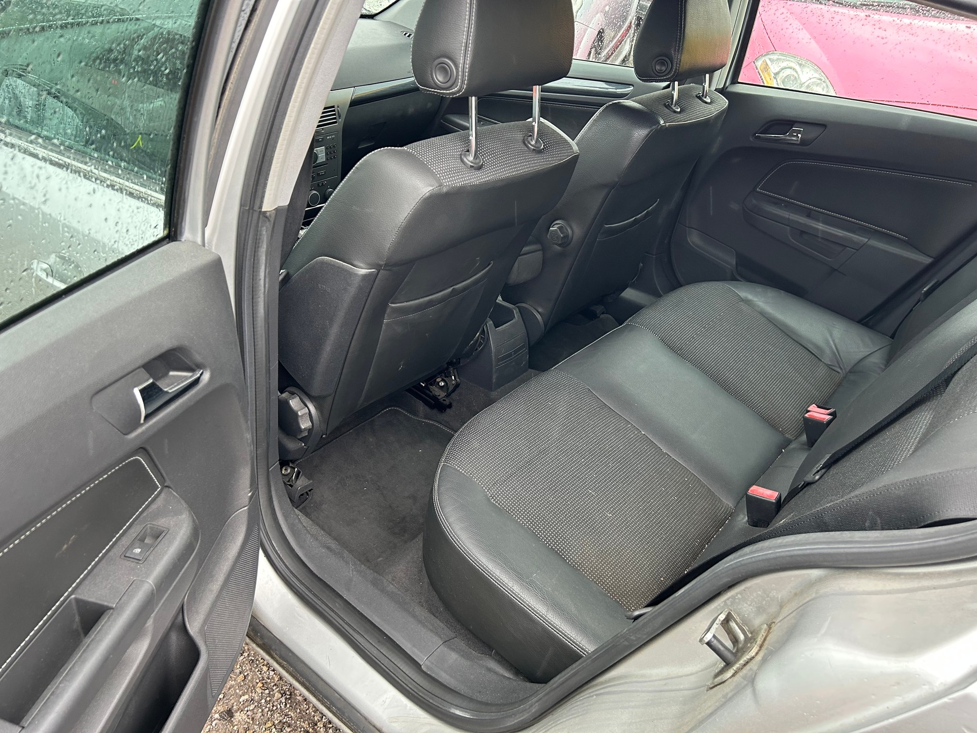 OPEL Astra 1.8i 16V Essentia-image-13