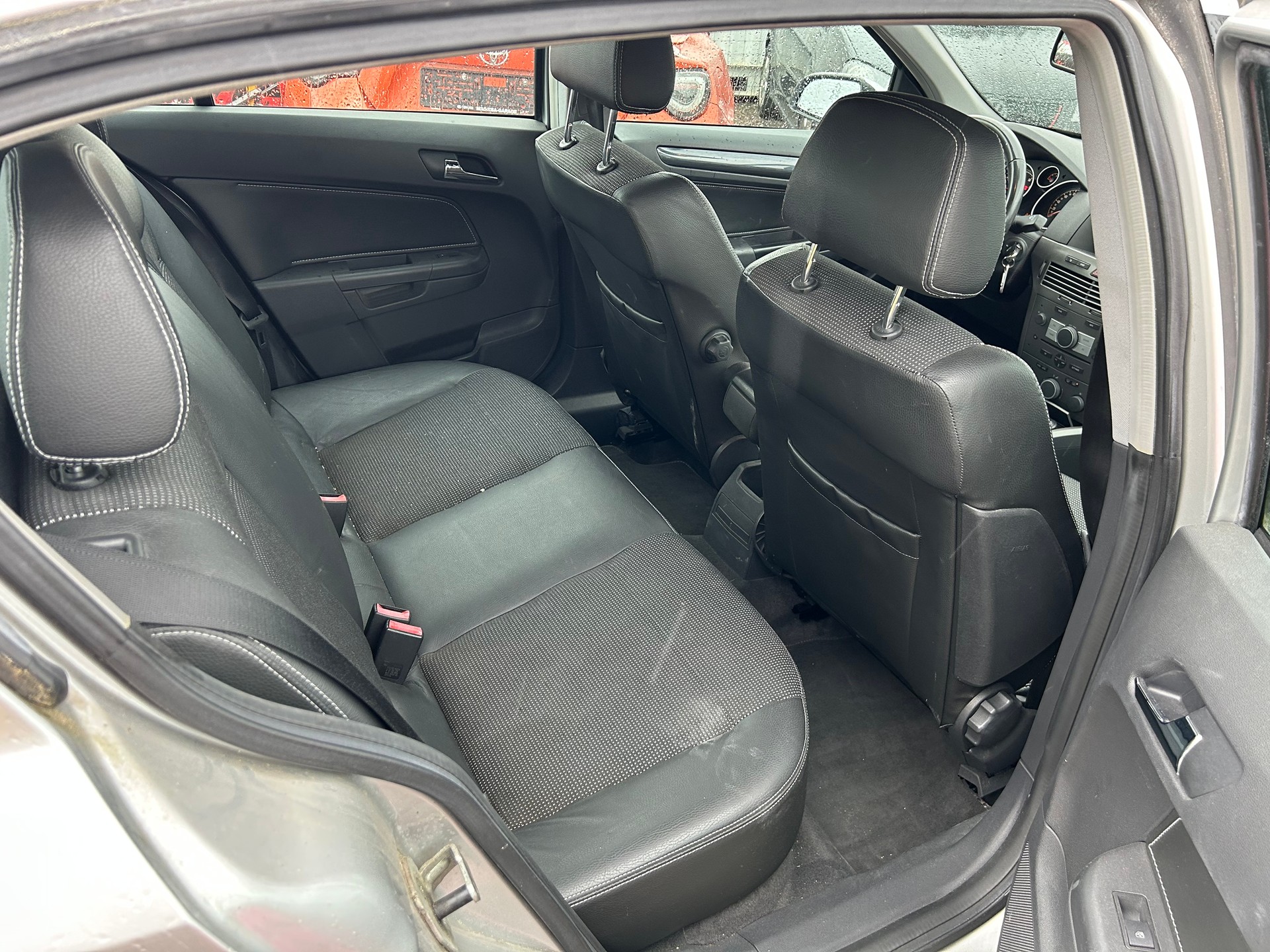 OPEL Astra 1.8i 16V Essentia-image-15