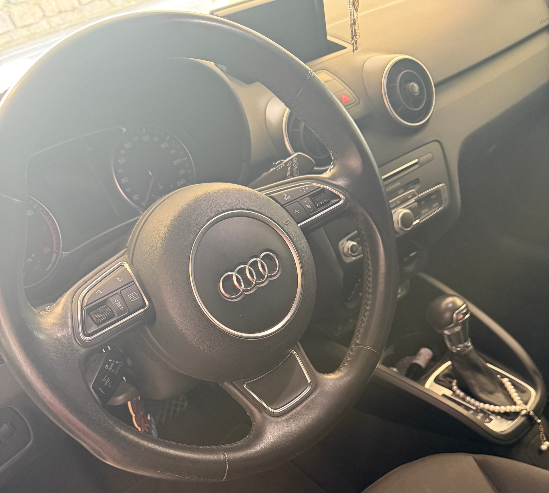 AUDI 1.0 TFSI ultra S-Tronic-image-4