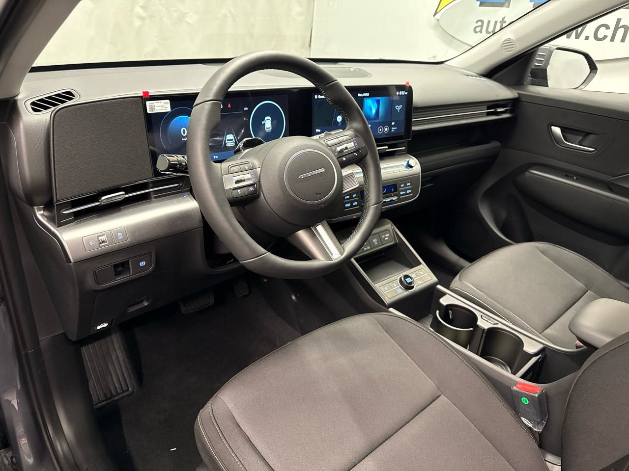 HYUNDAI Kona EV 65.4 kWh Black Line-showroom-element-2