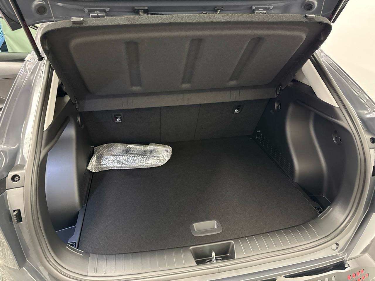 HYUNDAI Kona EV 65.4 kWh Black Line-image-11
