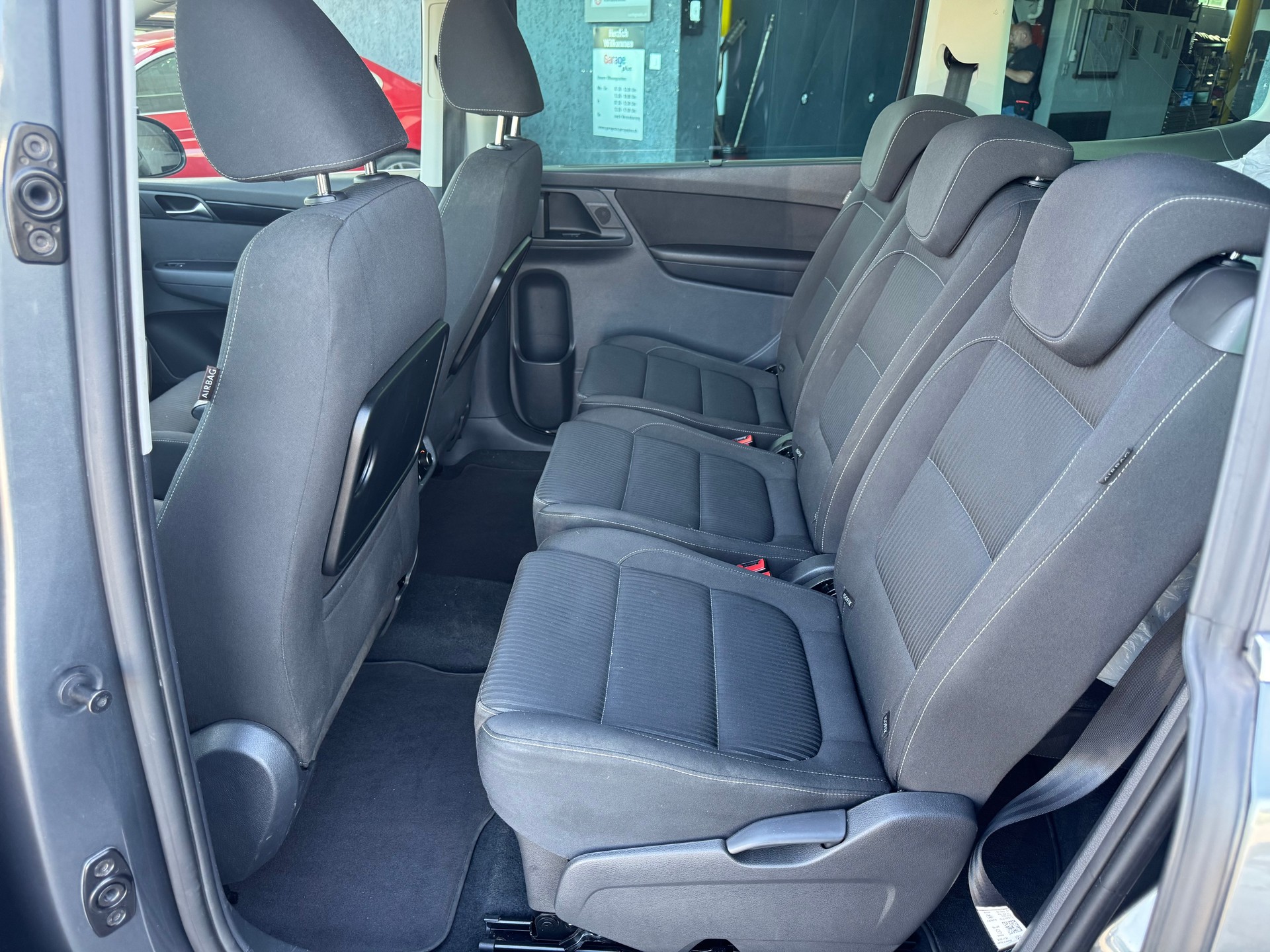 SEAT Alhambra 2.0 TDI Reference Eco DSG-image-8
