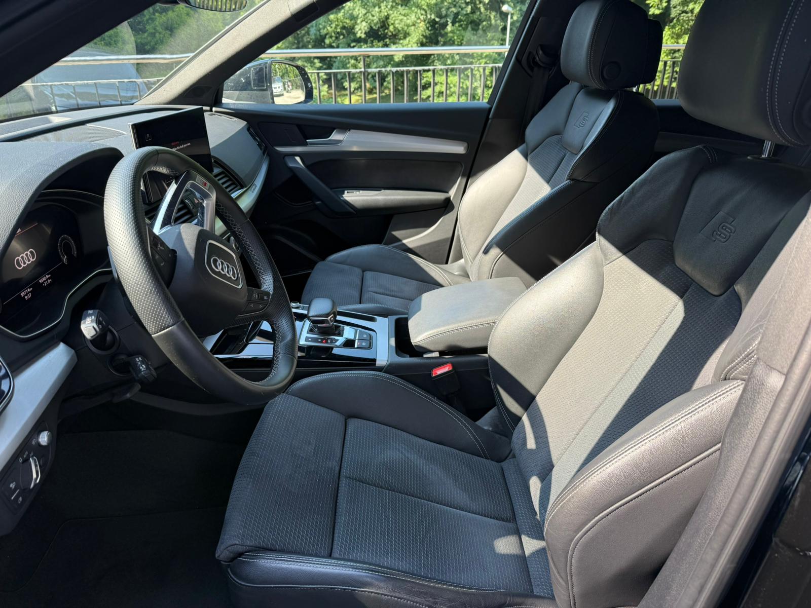 AUDI Q5 50 TFSI e PHEV S line quattro S-tronic-image-8