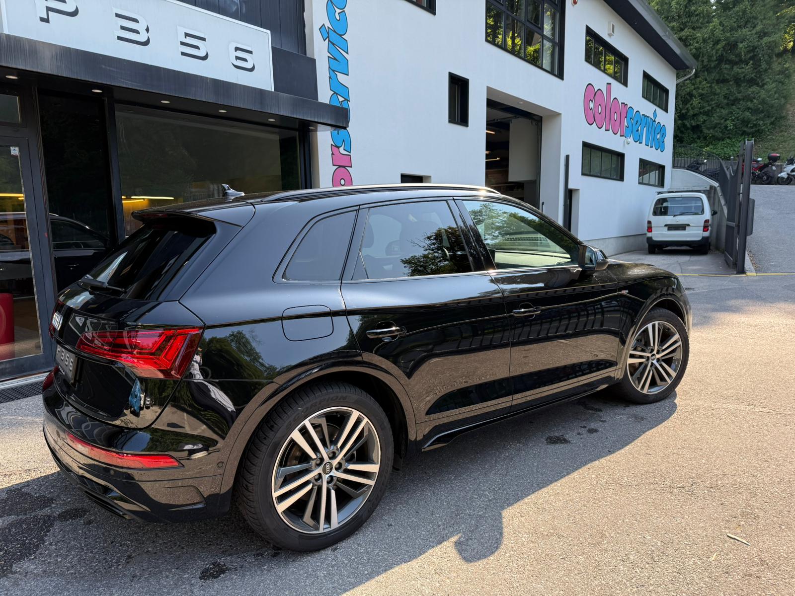 AUDI Q5 50 TFSI e PHEV S line quattro S-tronic-image-3