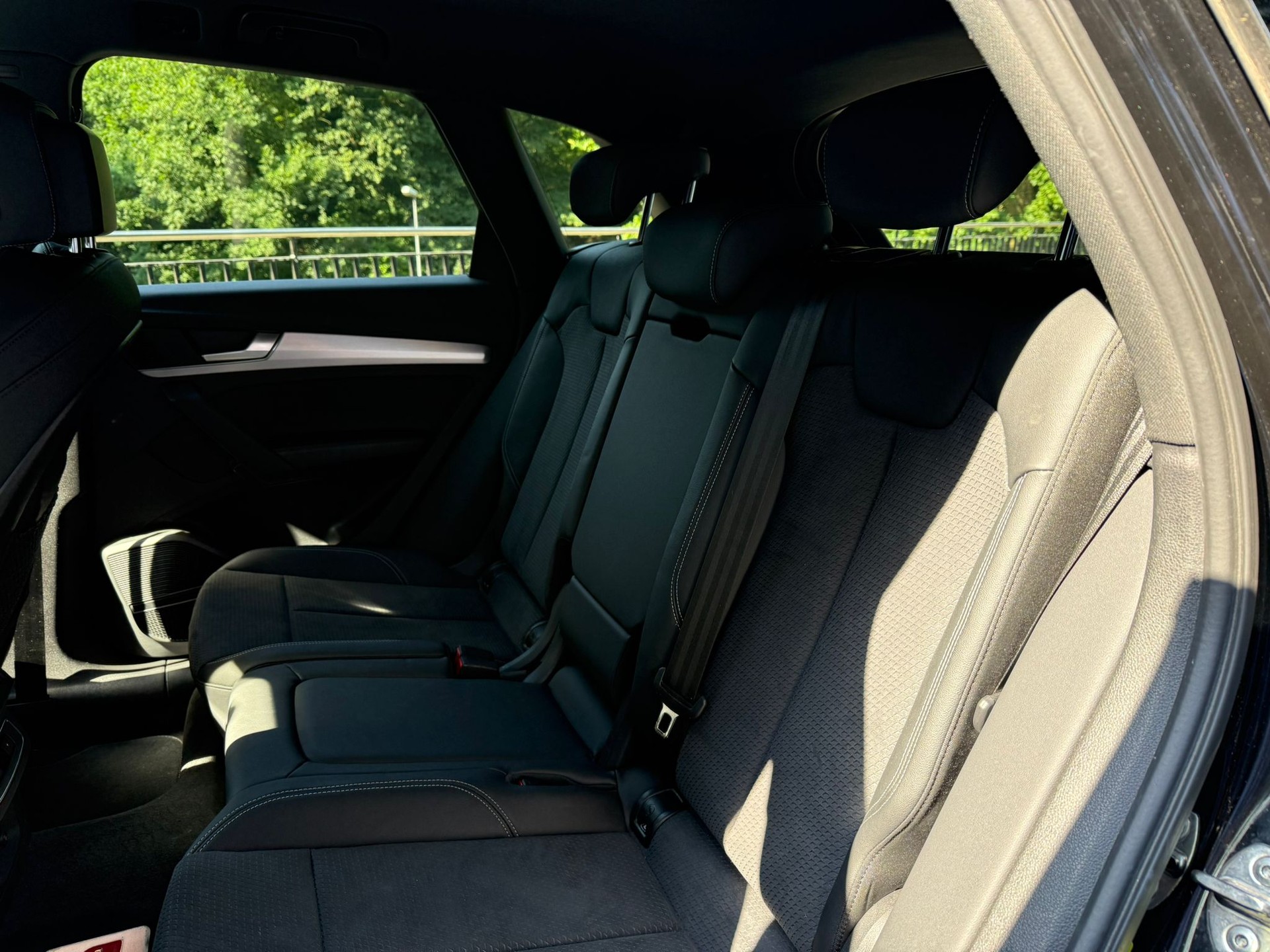 AUDI Q5 50 TFSI e PHEV S line quattro S-tronic-image-10