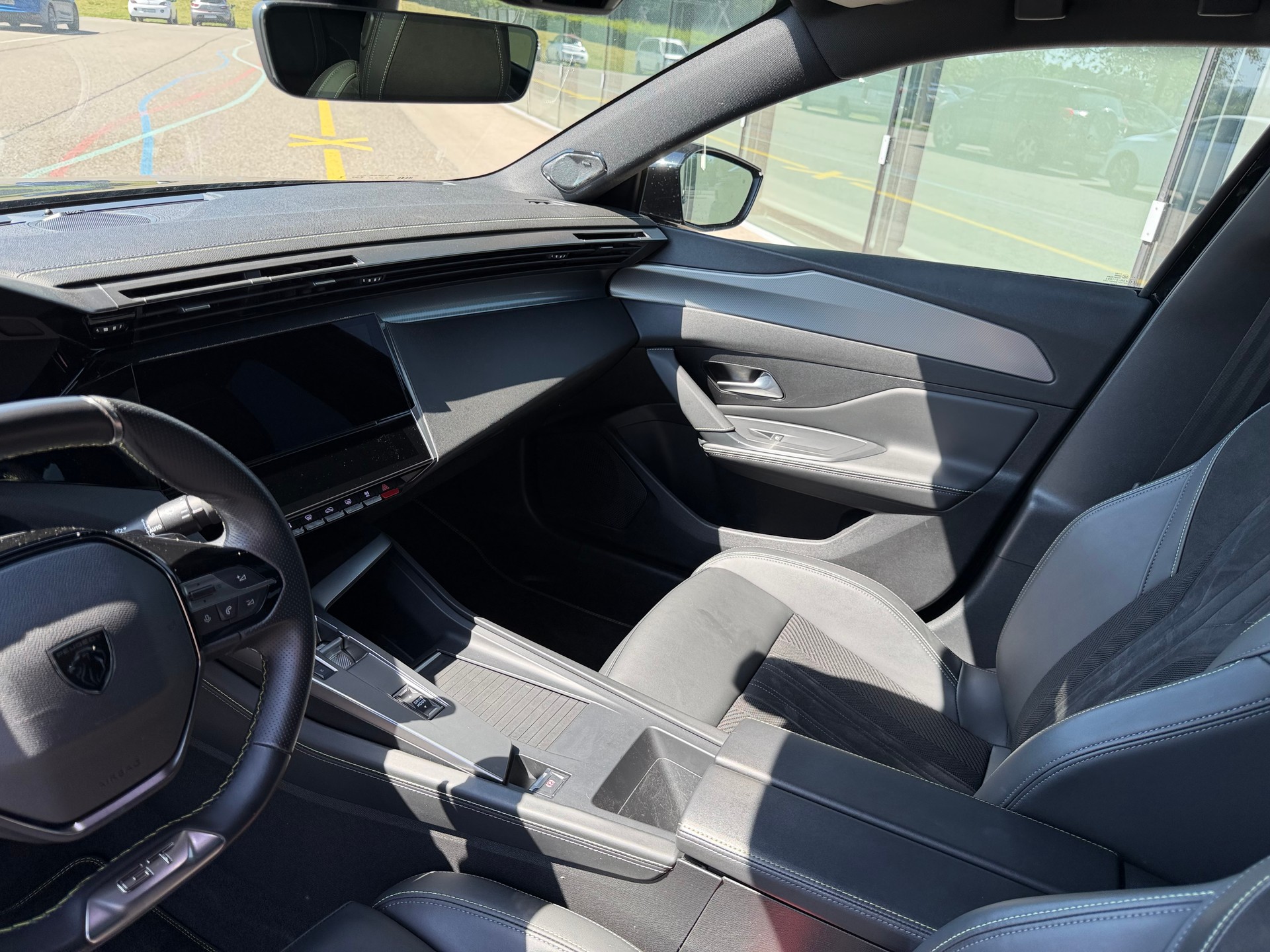 PEUGEOT 408 1.6 PHEV 225 GT SPORT - PANORAMA - ANHÄNGERKUPPLUNG-image-9