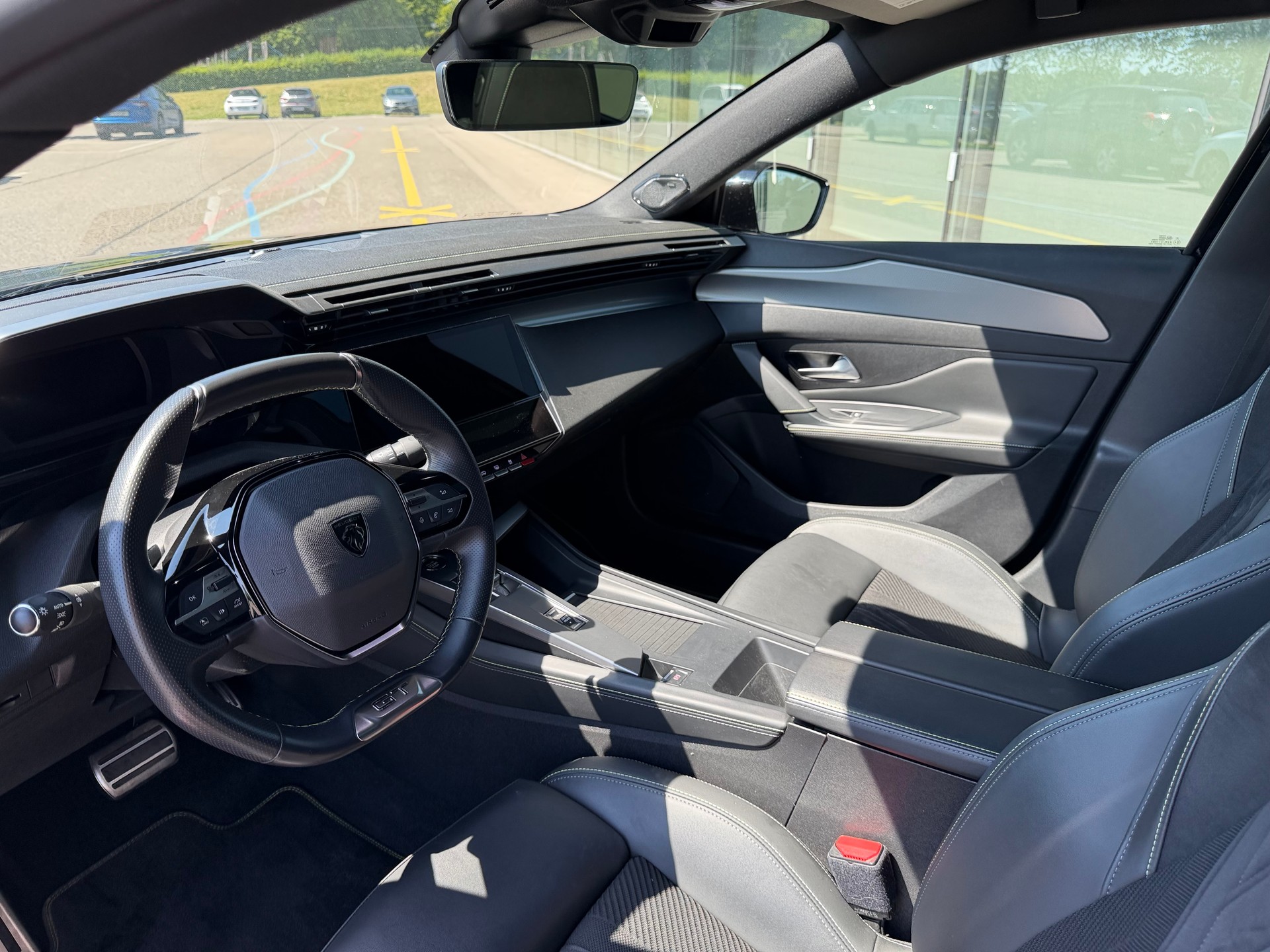 PEUGEOT 408 1.6 PHEV 225 GT SPORT - PANORAMA - ANHÄNGERKUPPLUNG-image-8