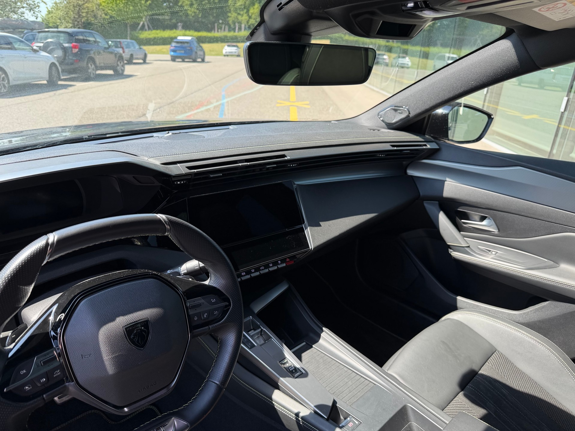 PEUGEOT 408 1.6 PHEV 225 GT SPORT - PANORAMA - ANHÄNGERKUPPLUNG-image-11